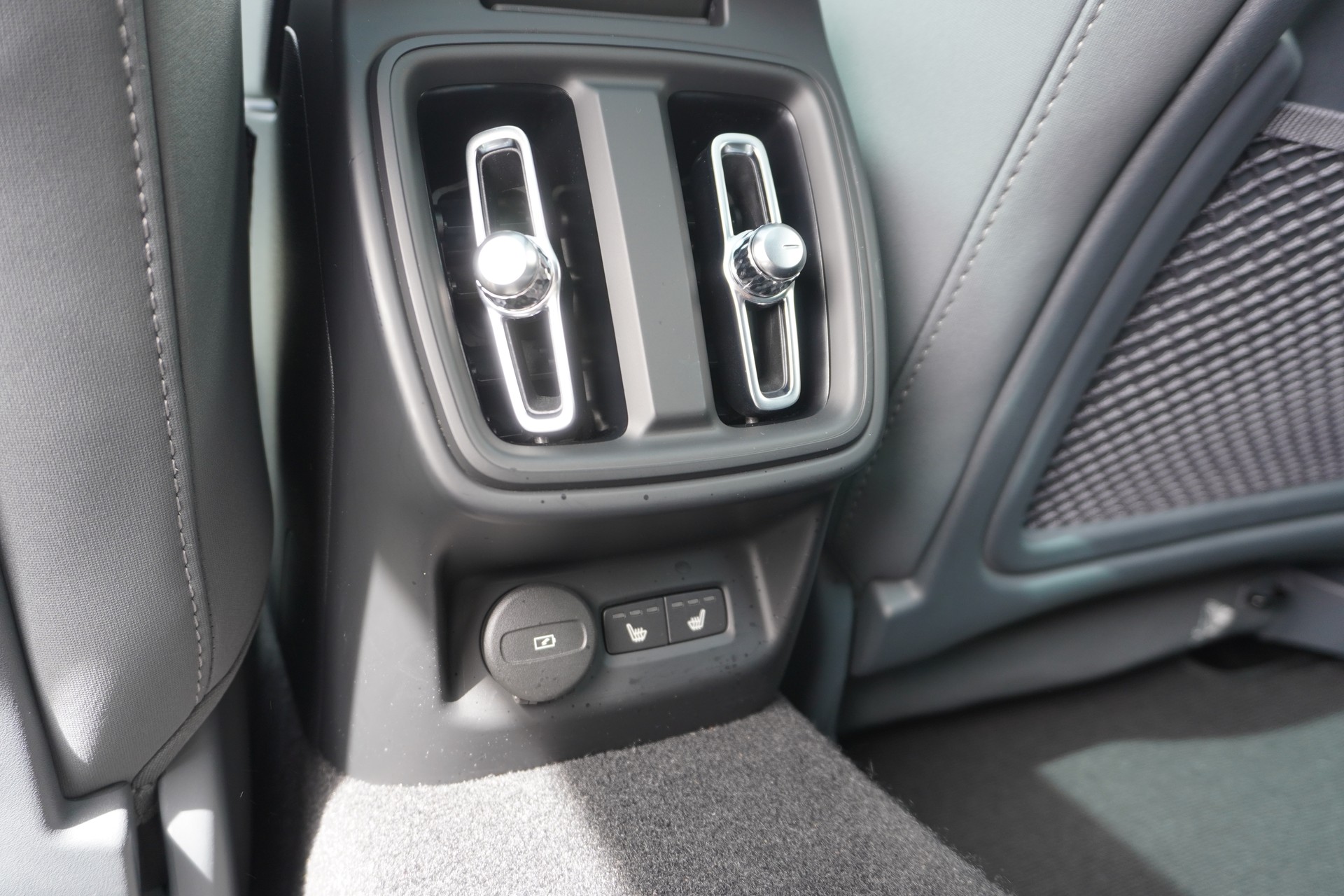 POLESTAR Polestar 2 Long Range Single Plus Pack 82kWh-image-15