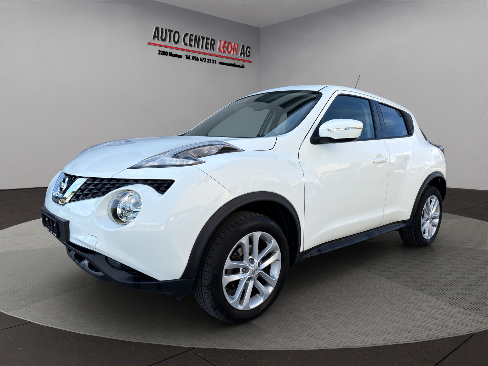 NISSAN Juke 1.6 tekna Xtronic CVT-showroom-element-1