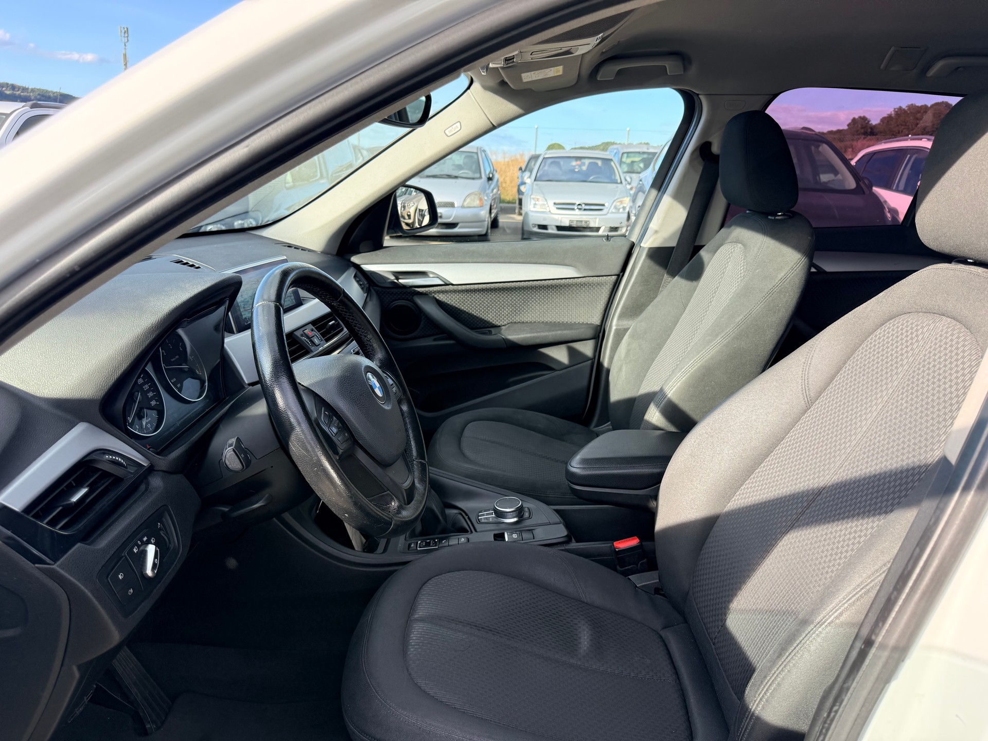 BMW X1 xDrive 18d xLine Steptronic-image-11