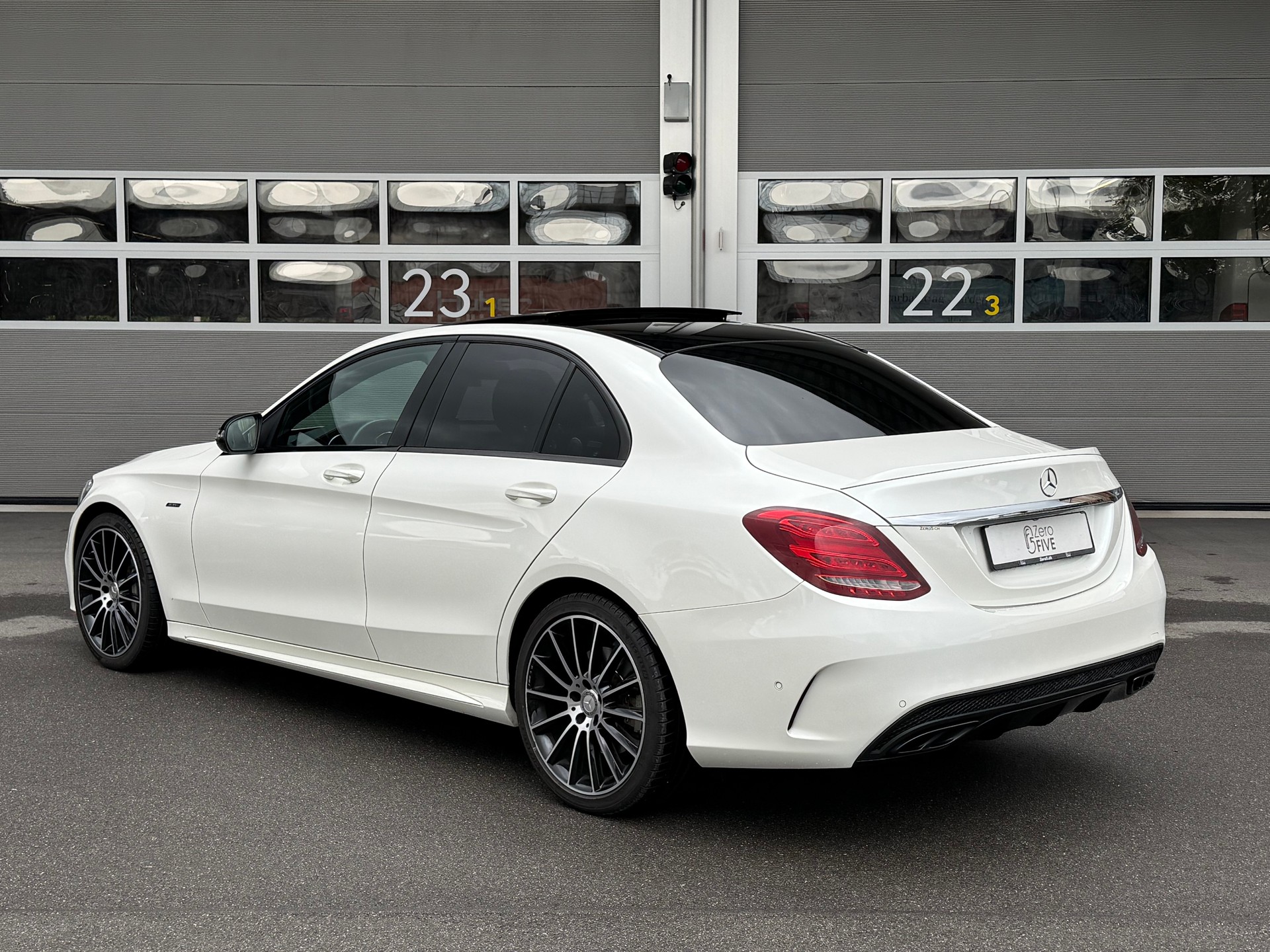 MERCEDES-BENZ C 450 AMG 4Matic 7G-Tronic-showroom-element-3