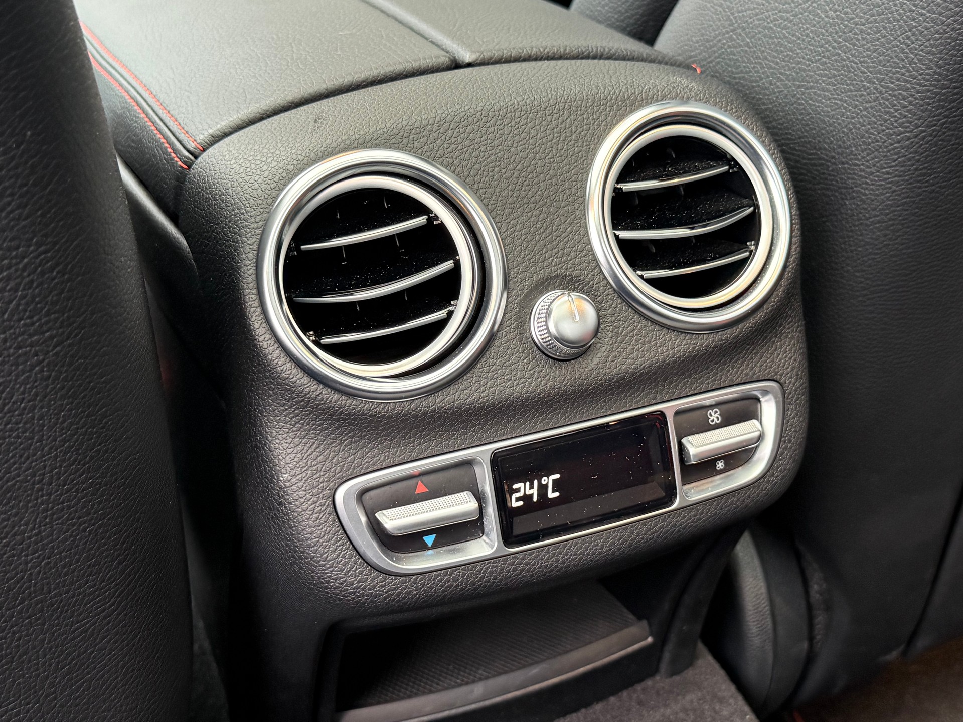 MERCEDES-BENZ C 450 AMG 4Matic 7G-Tronic-image-12