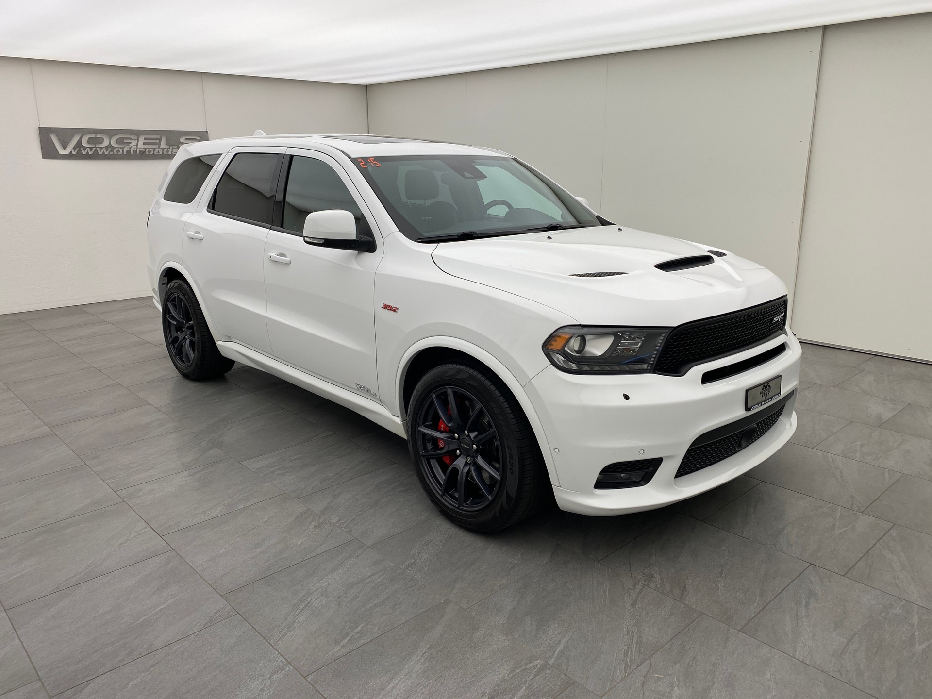 DODGE Durango SRT 392-showroom-element-2