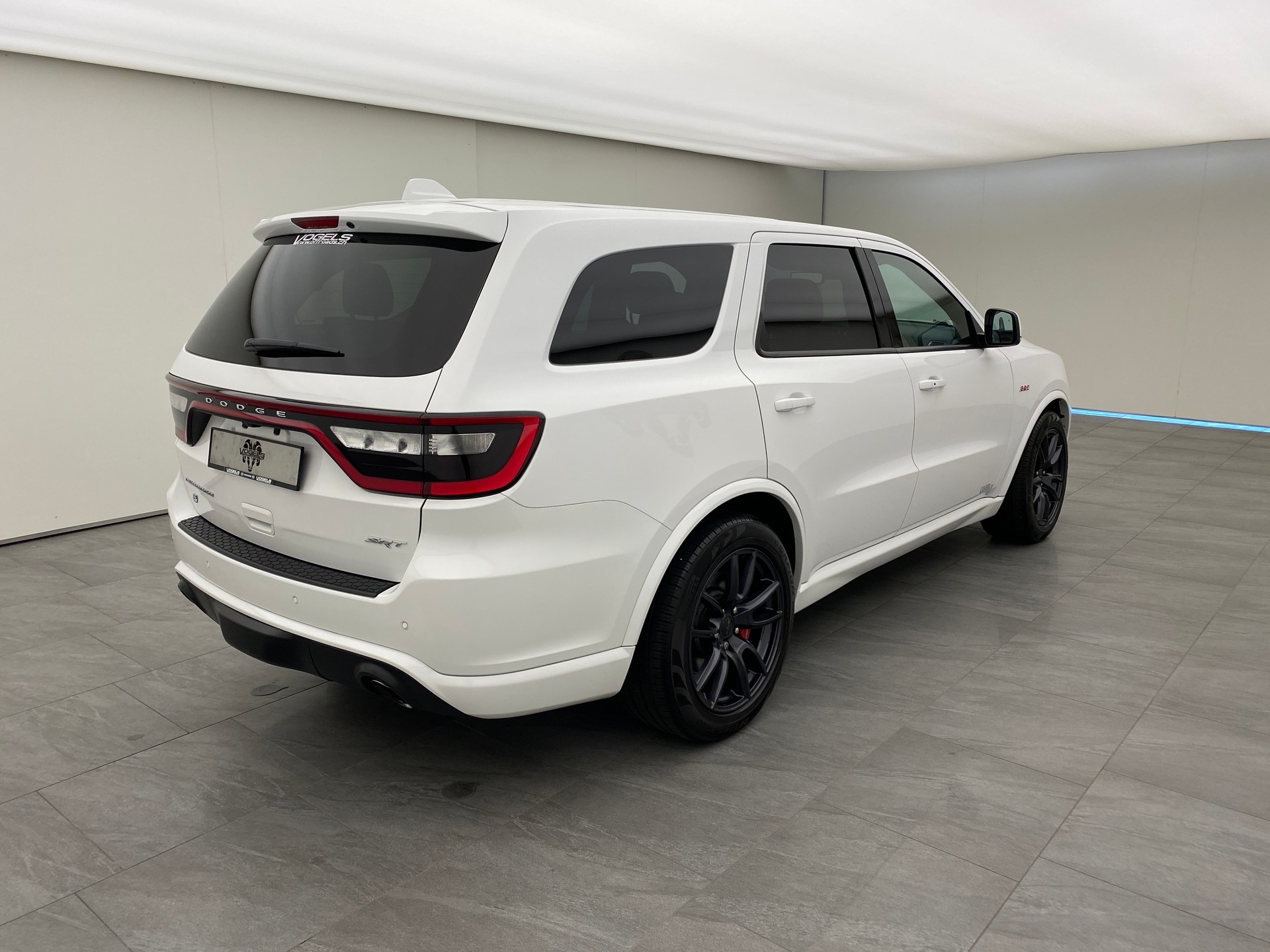DODGE Durango SRT 392-showroom-element-3