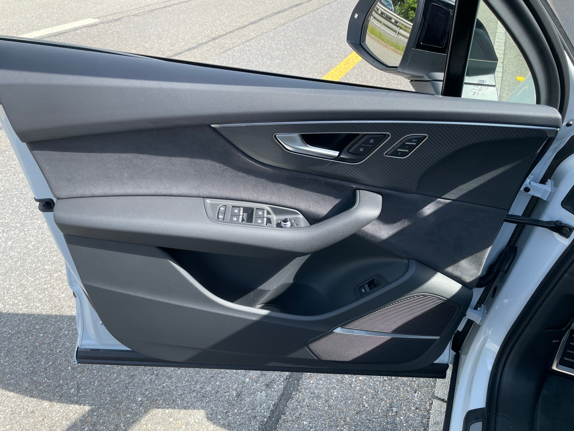 AUDI SQ7 TFSI quattro tiptronic-image-11