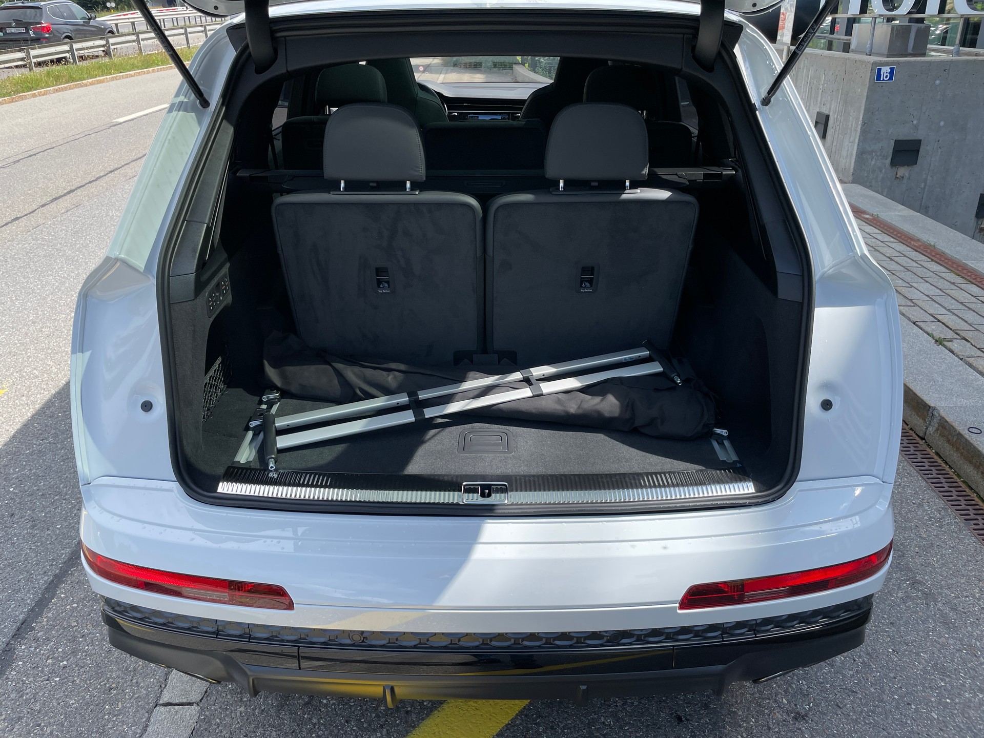 AUDI SQ7 TFSI quattro tiptronic-image-6