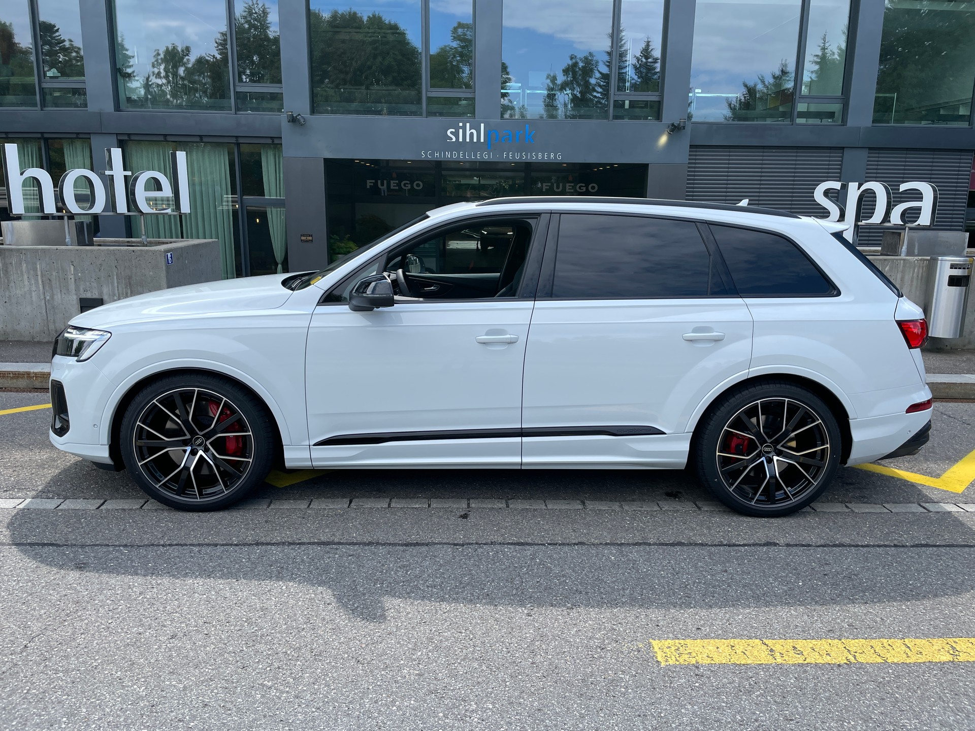 AUDI SQ7 TFSI quattro tiptronic-image-9