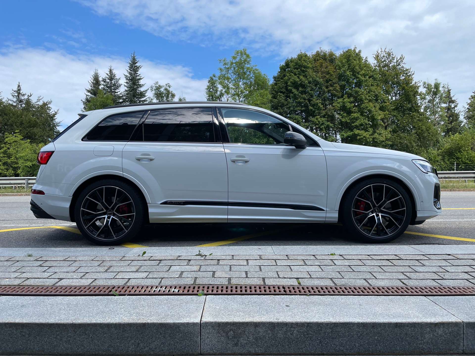 AUDI SQ7 TFSI quattro tiptronic-showroom-element-3