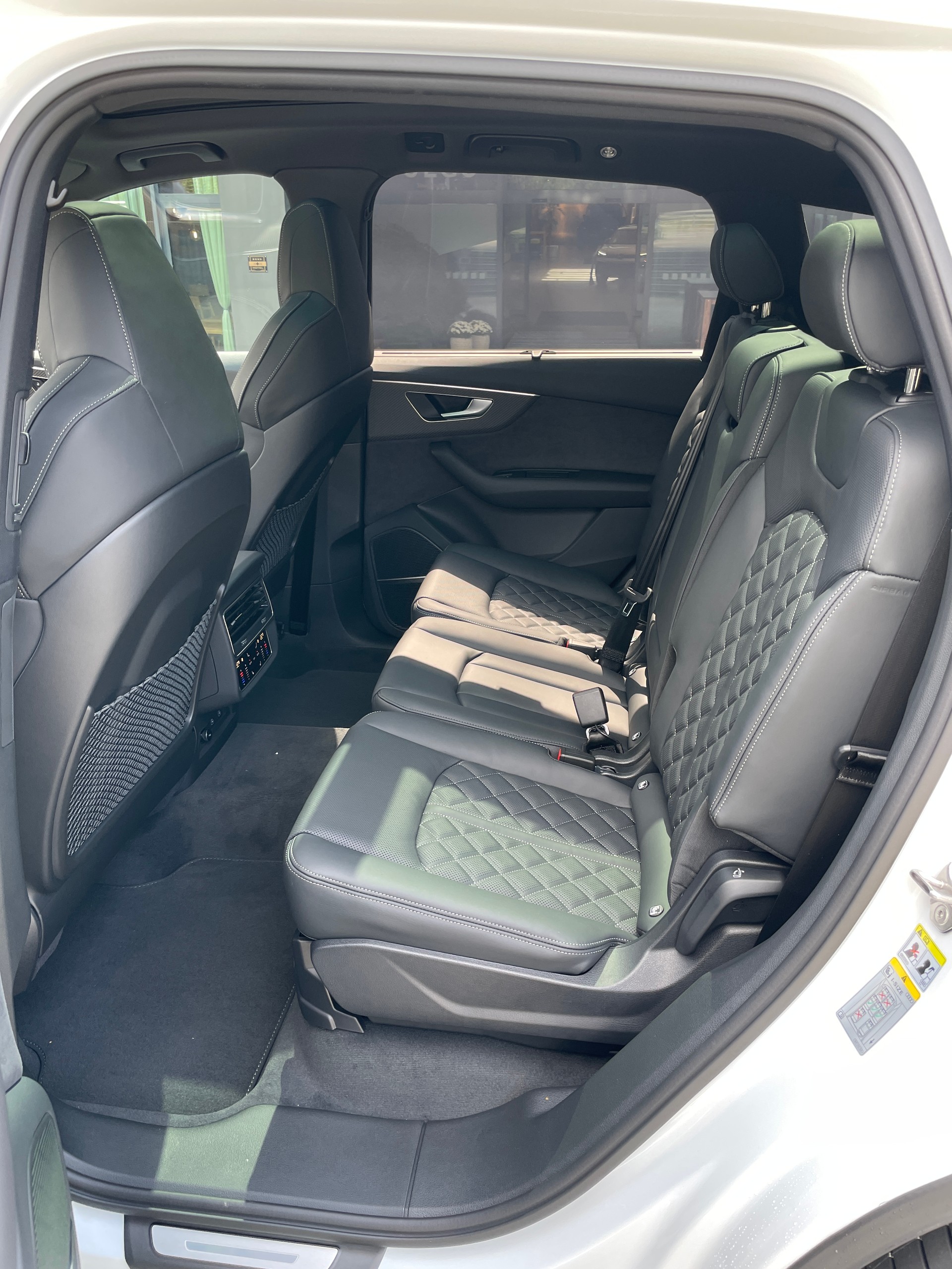 AUDI SQ7 TFSI quattro tiptronic-image-16