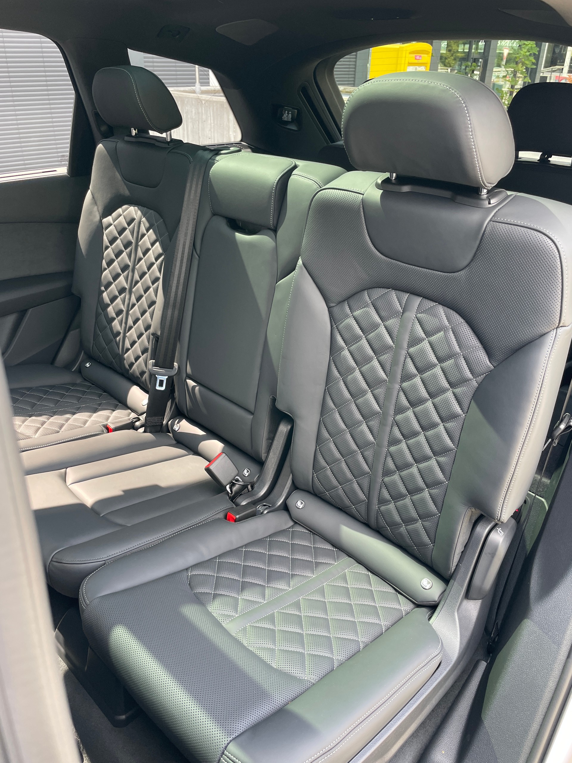 AUDI SQ7 TFSI quattro tiptronic-image-15