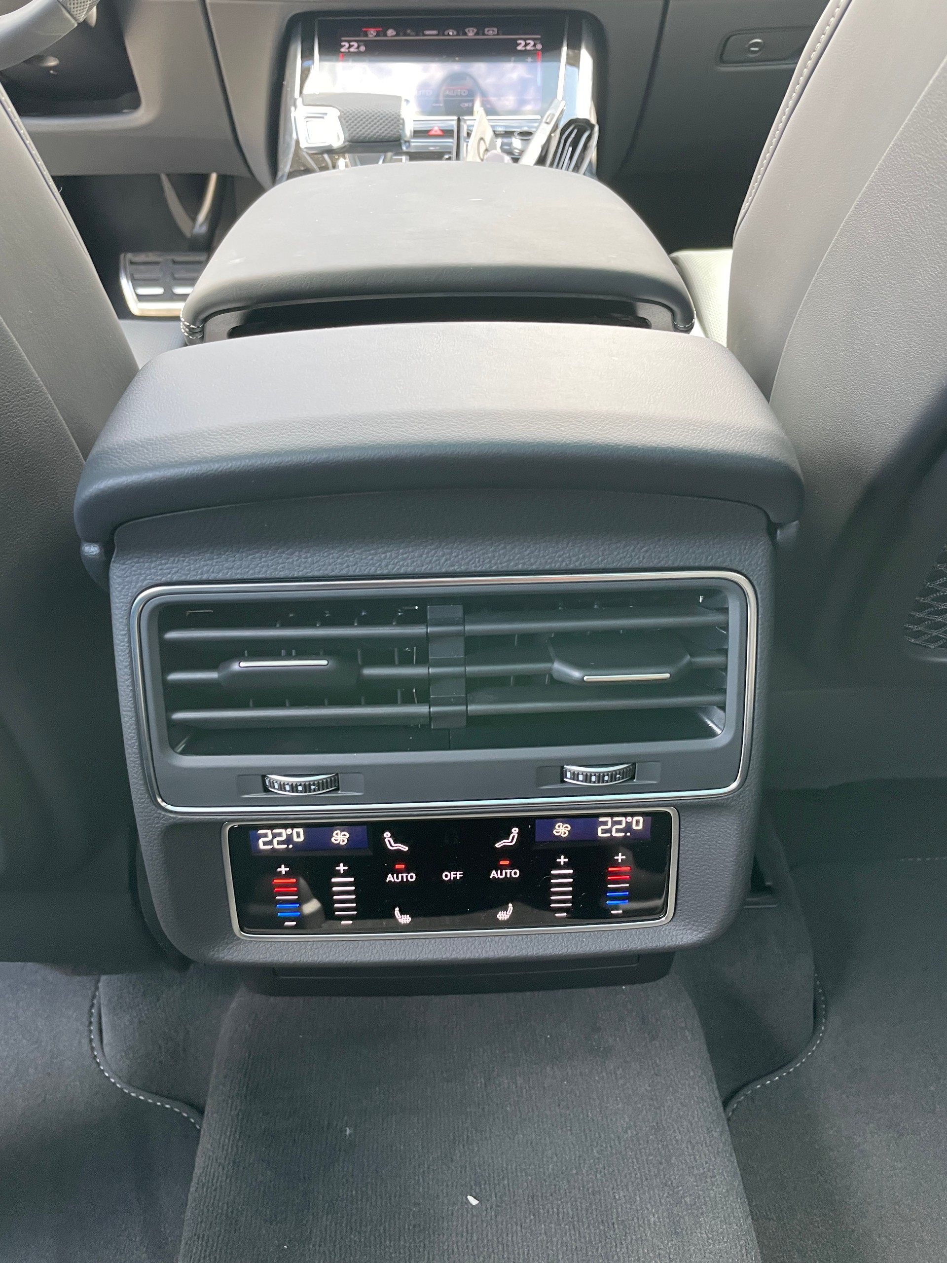 AUDI SQ7 TFSI quattro tiptronic-image-19