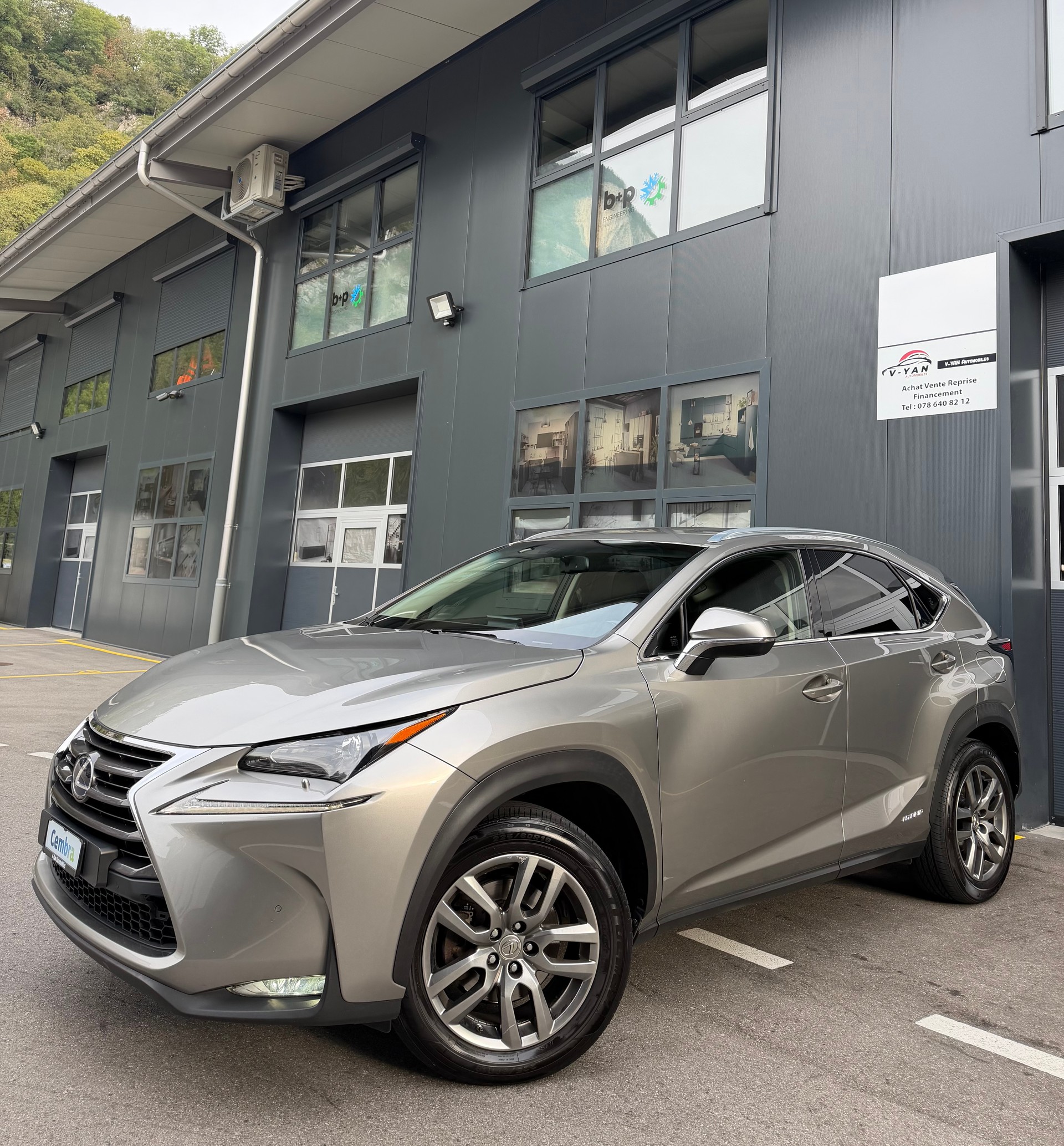 LEXUS NX 300h impression E-Four Automatic