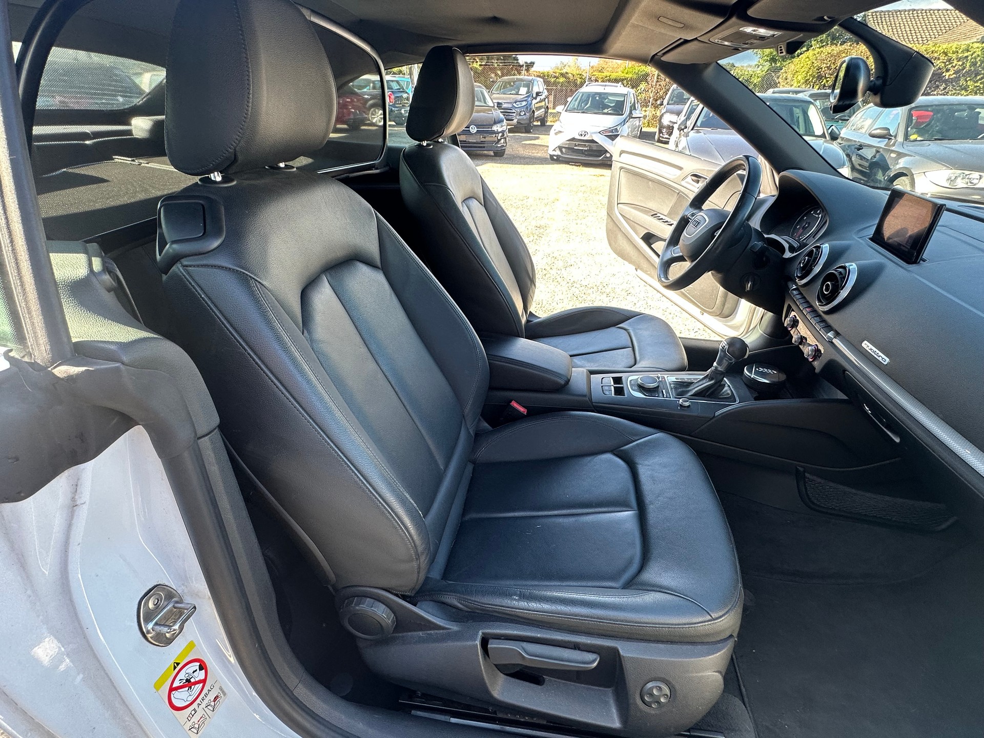 AUDI A3 Cabriolet 1.8 TFSI Attraction quattro S-tronic-image-18