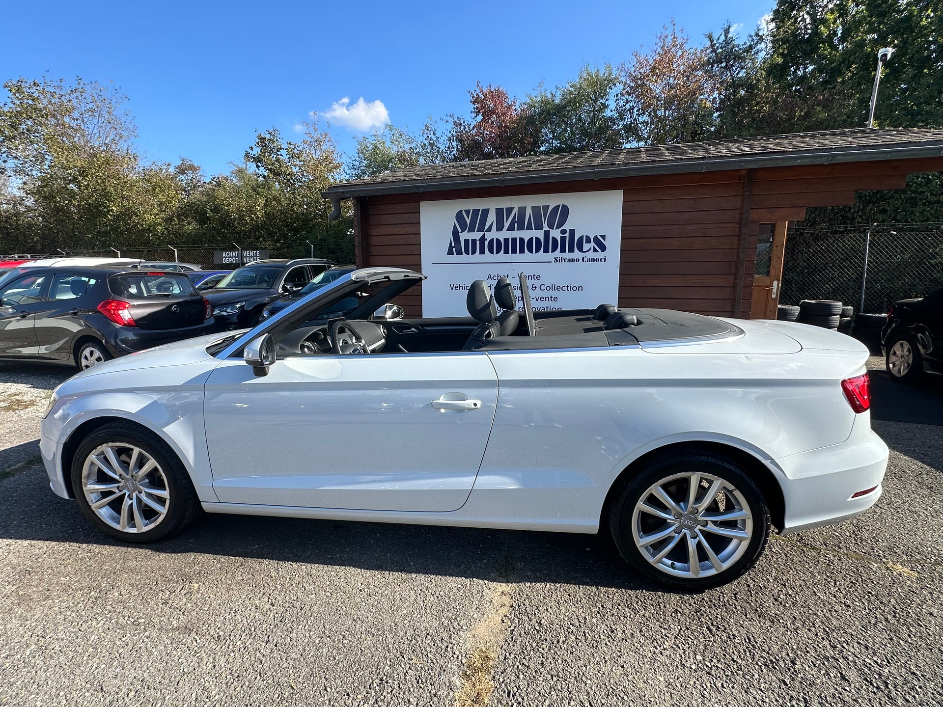 AUDI A3 Cabriolet 1.8 TFSI Attraction quattro S-tronic-image-26