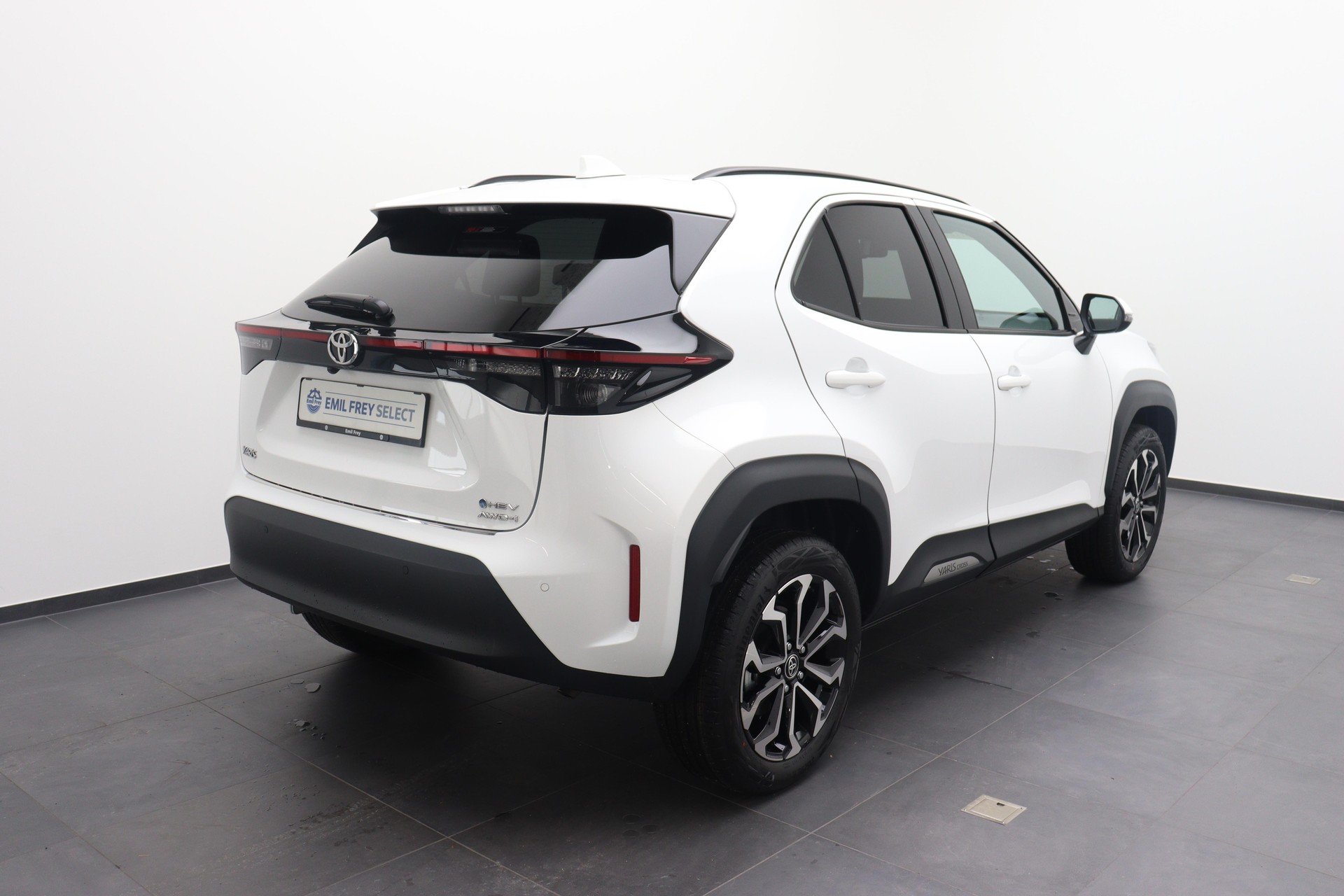 TOYOTA Yaris Cross 1.5 VVT-i HSD Trend AWD-i-showroom-element-3