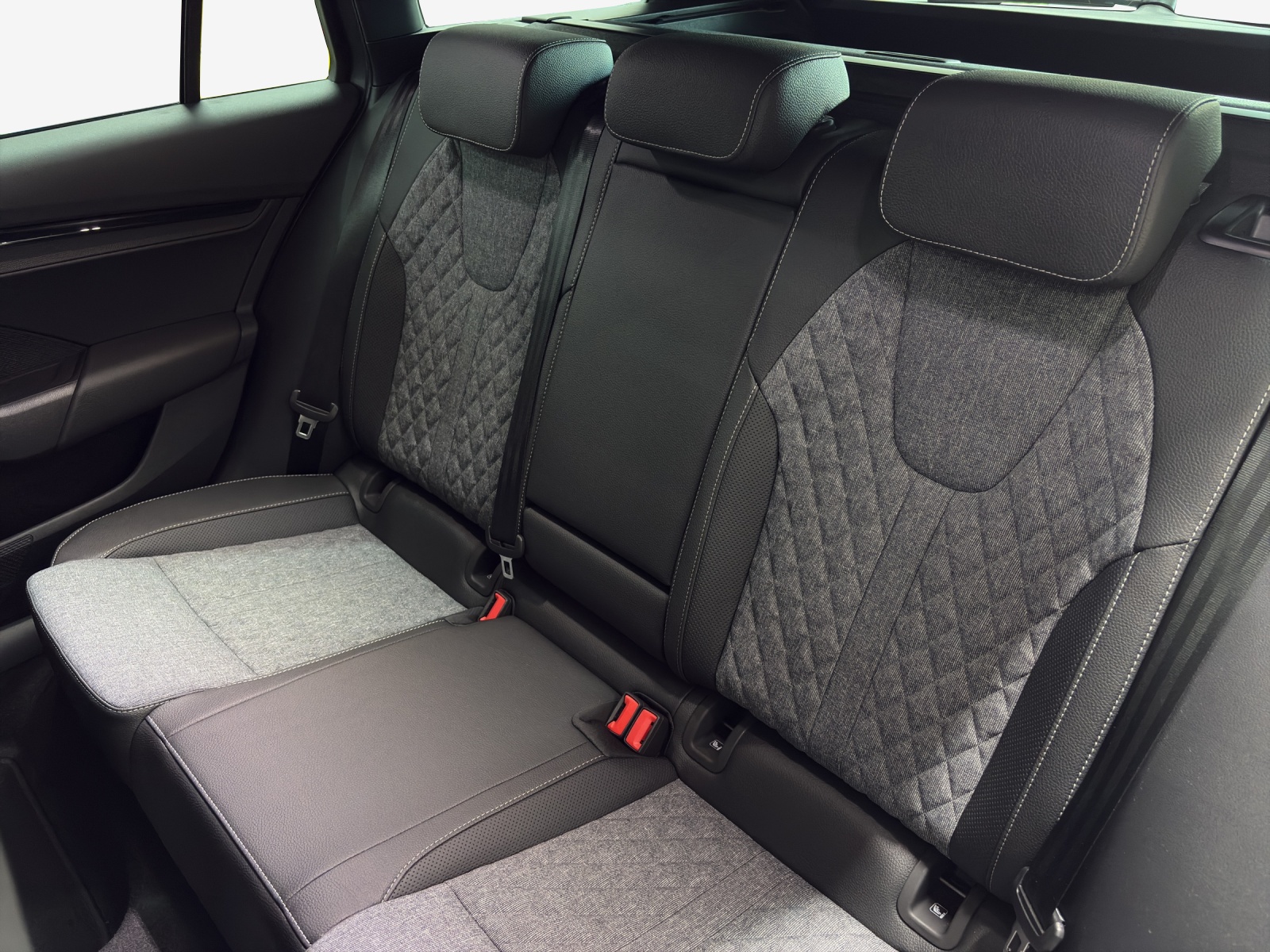 SKODA Octavia Combi 2.0 TSI DSG Sport Line 4x4-image-11