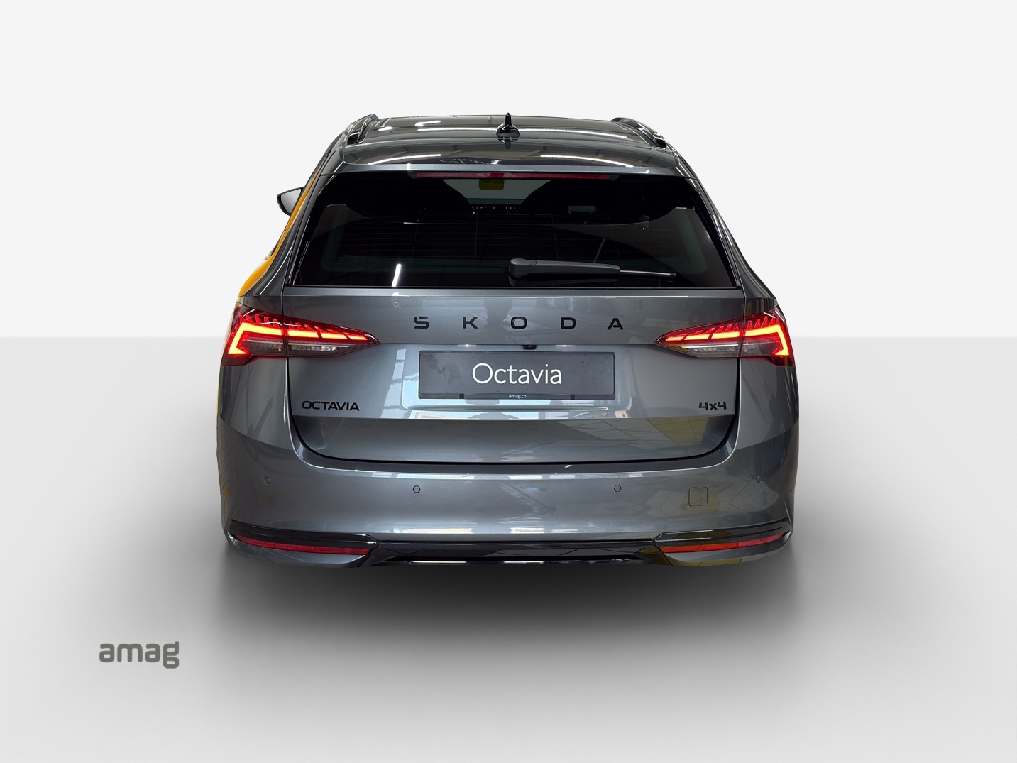SKODA Octavia Combi 2.0 TSI DSG Sport Line 4x4-showroom-element-3