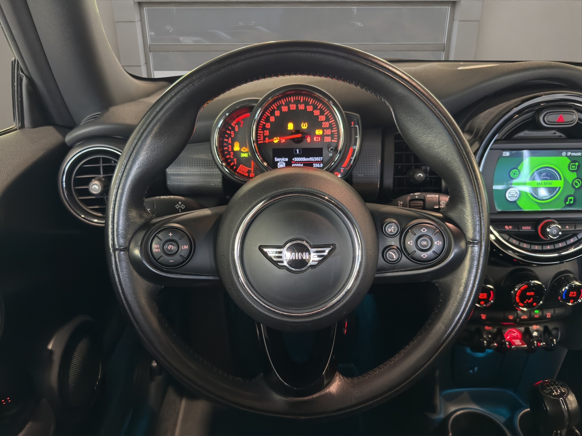 MINI Cooper-image-6