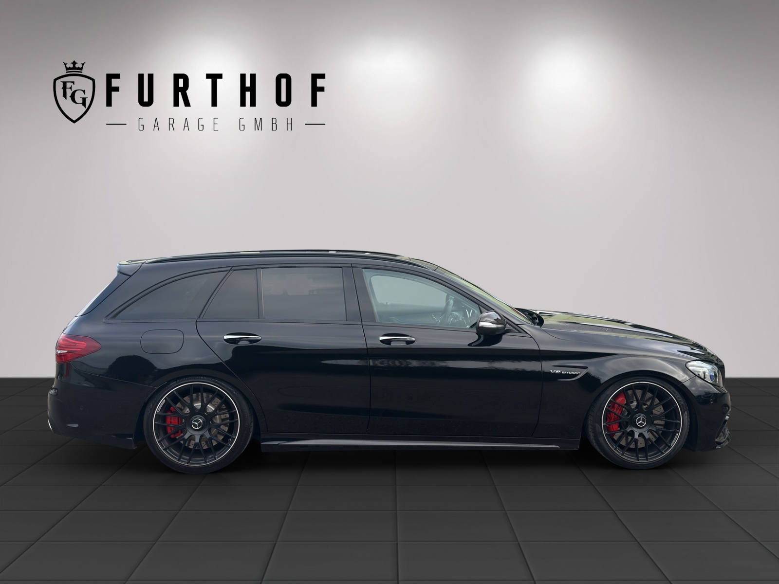 MERCEDES-BENZ C 63 S AMG Performance-showroom-element-3