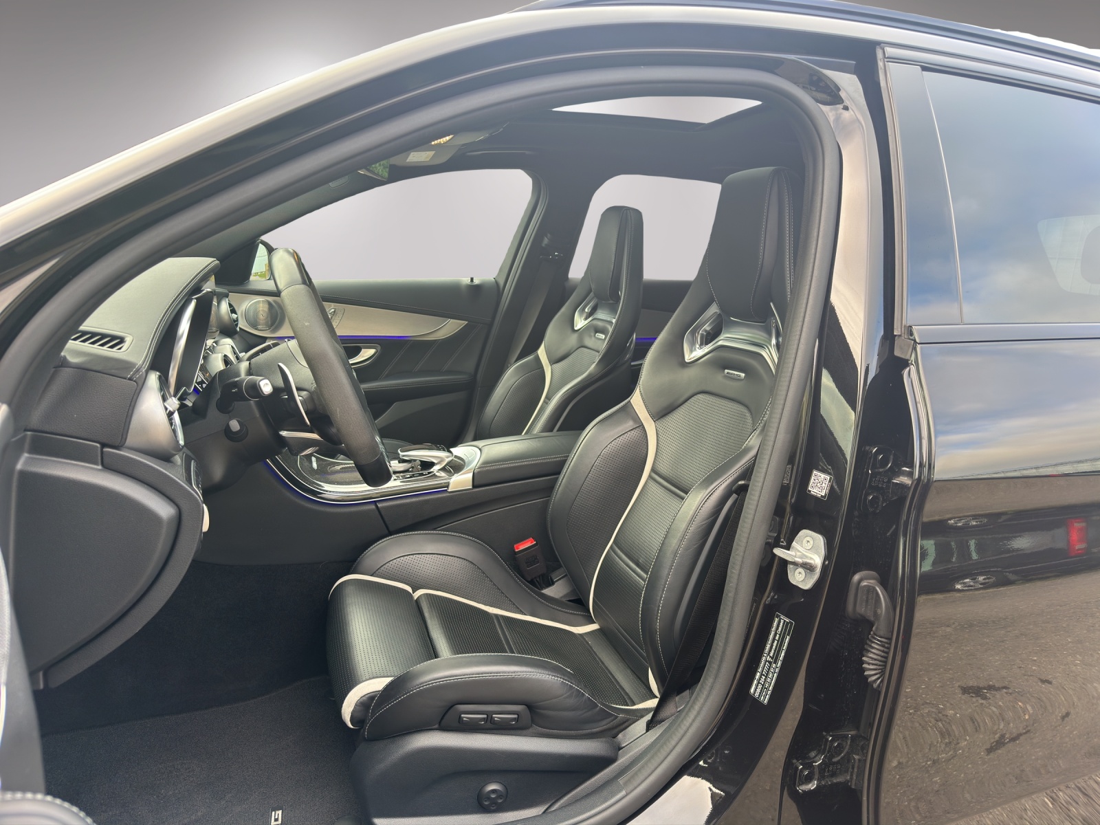 MERCEDES-BENZ C 63 S AMG Performance-image-9
