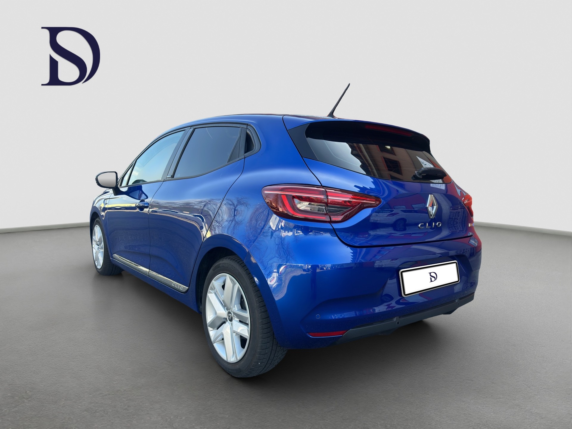 RENAULT Clio 1.6 E-Tech Zen-image-6