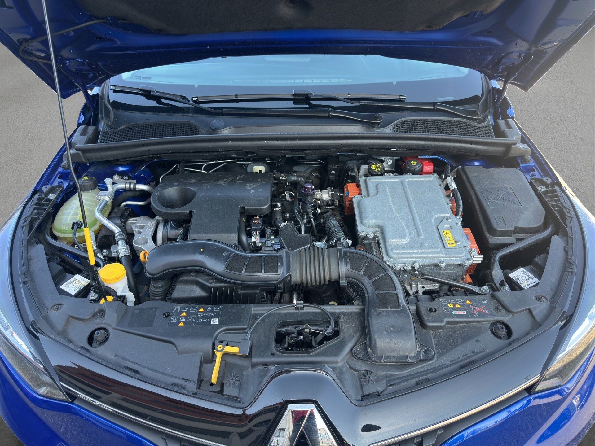 RENAULT Clio 1.6 E-Tech Zen-image-16