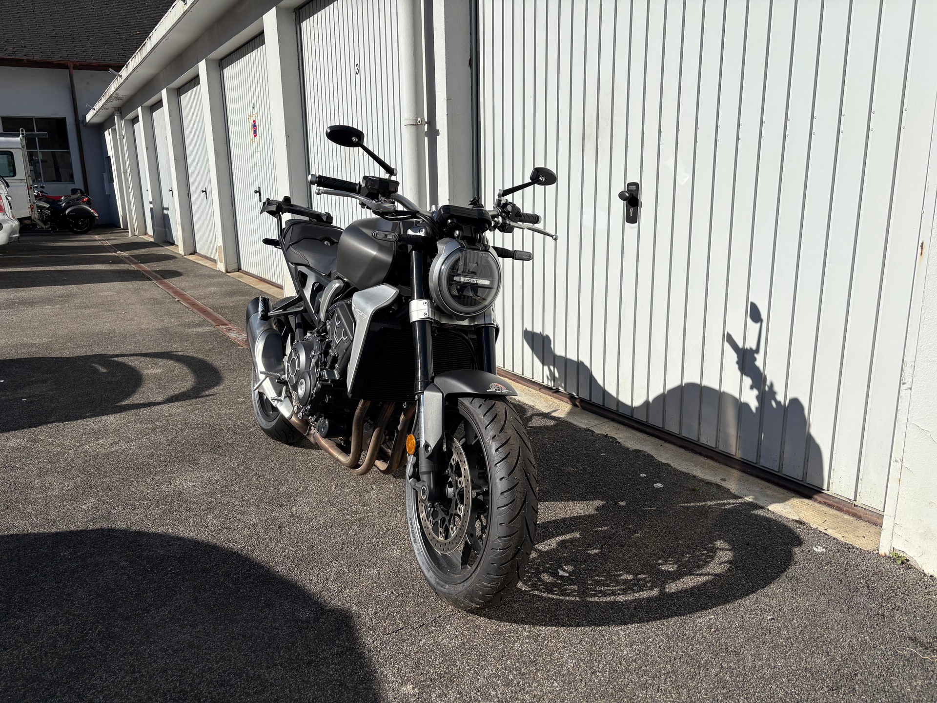 HONDA CB 1000 R ABS-image-2