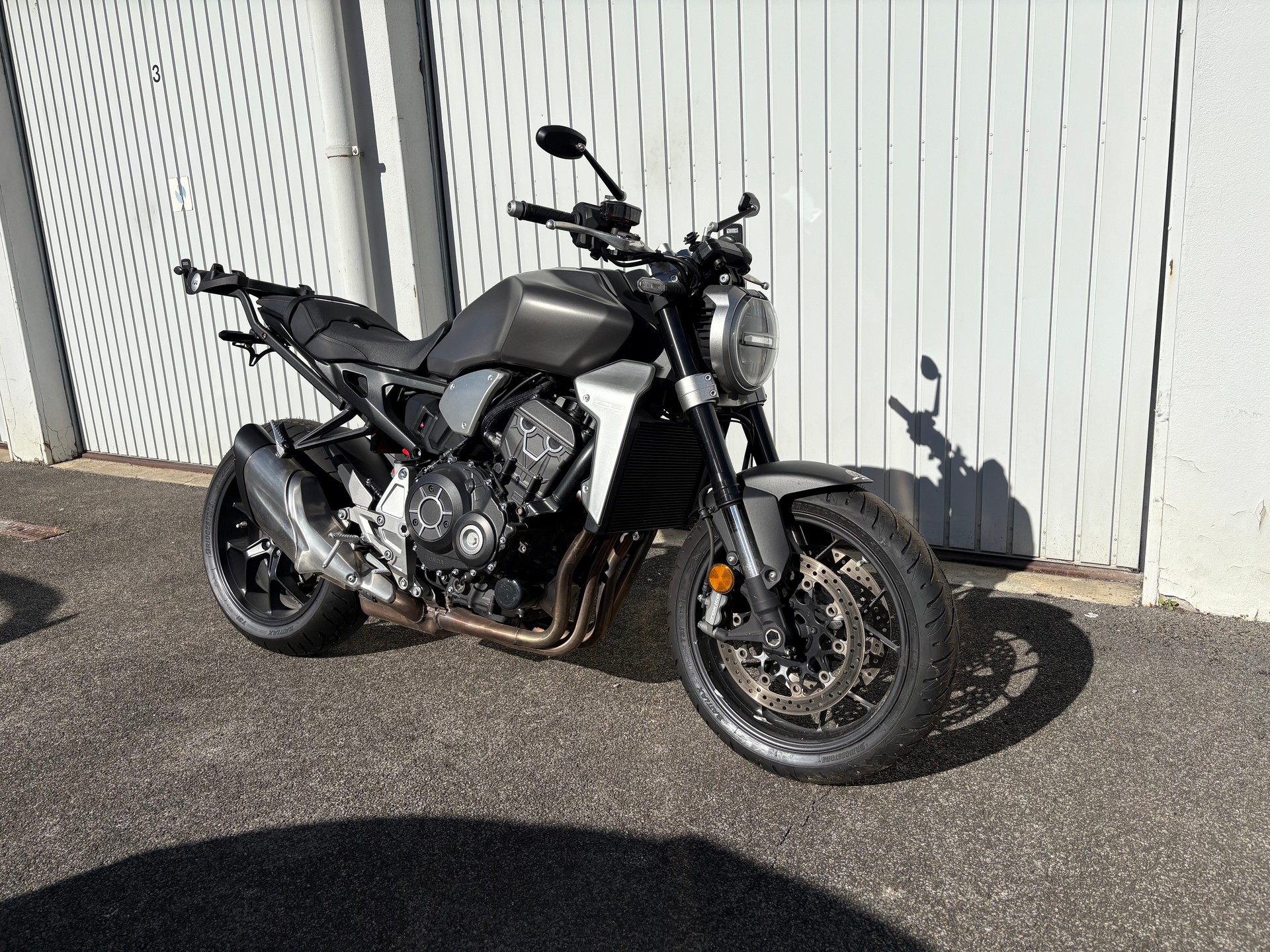 HONDA CB 1000 R ABS-image-1