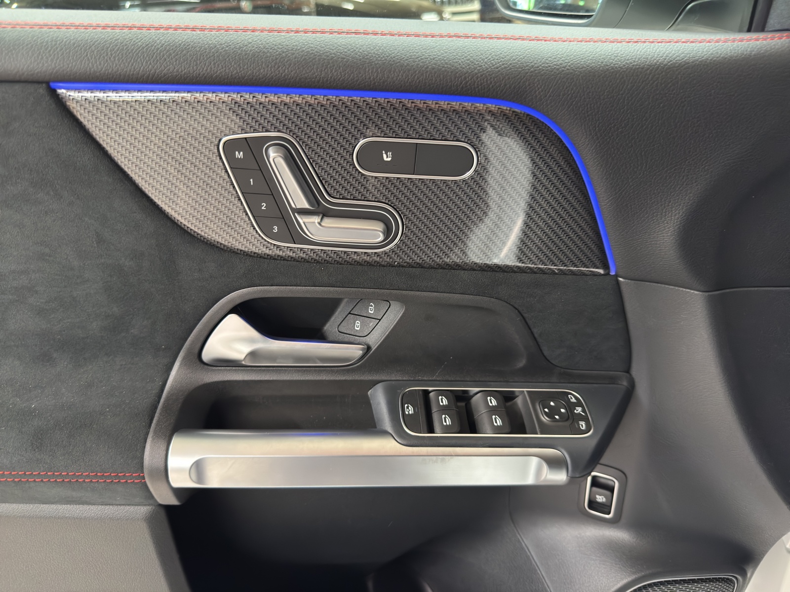 MERCEDES-BENZ GLB 35 AMG 4Matic-image-14