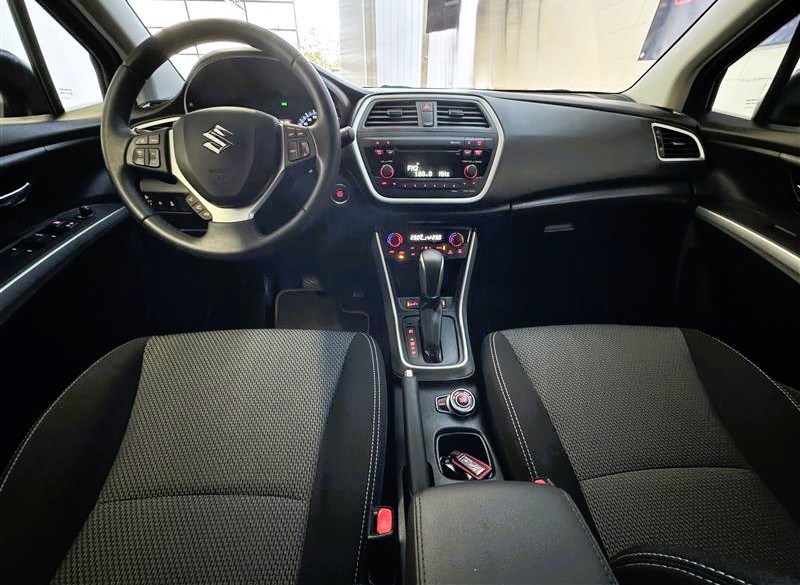 SUZUKI SX4 S-Cross 1.6 16V Compact Top 4WD CVT7-image-6