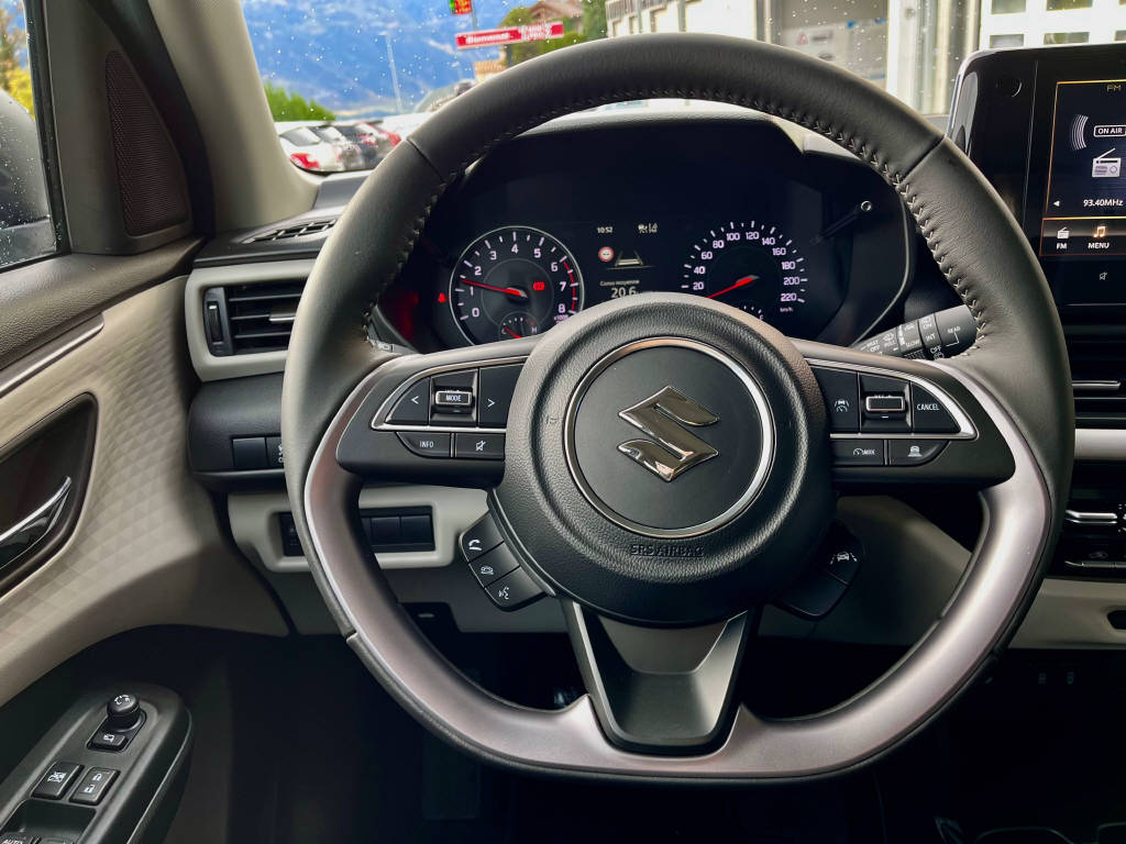 SUZUKI Swift 1.2 Compact Top Hybrid 4x4-image-9