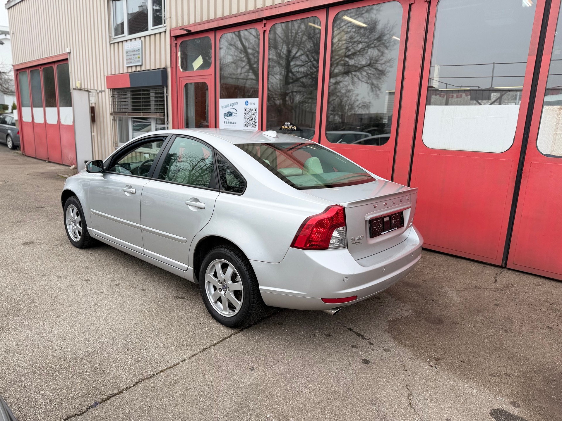 VOLVO S40 T5 AWD Kinetic Geartronic-image-6