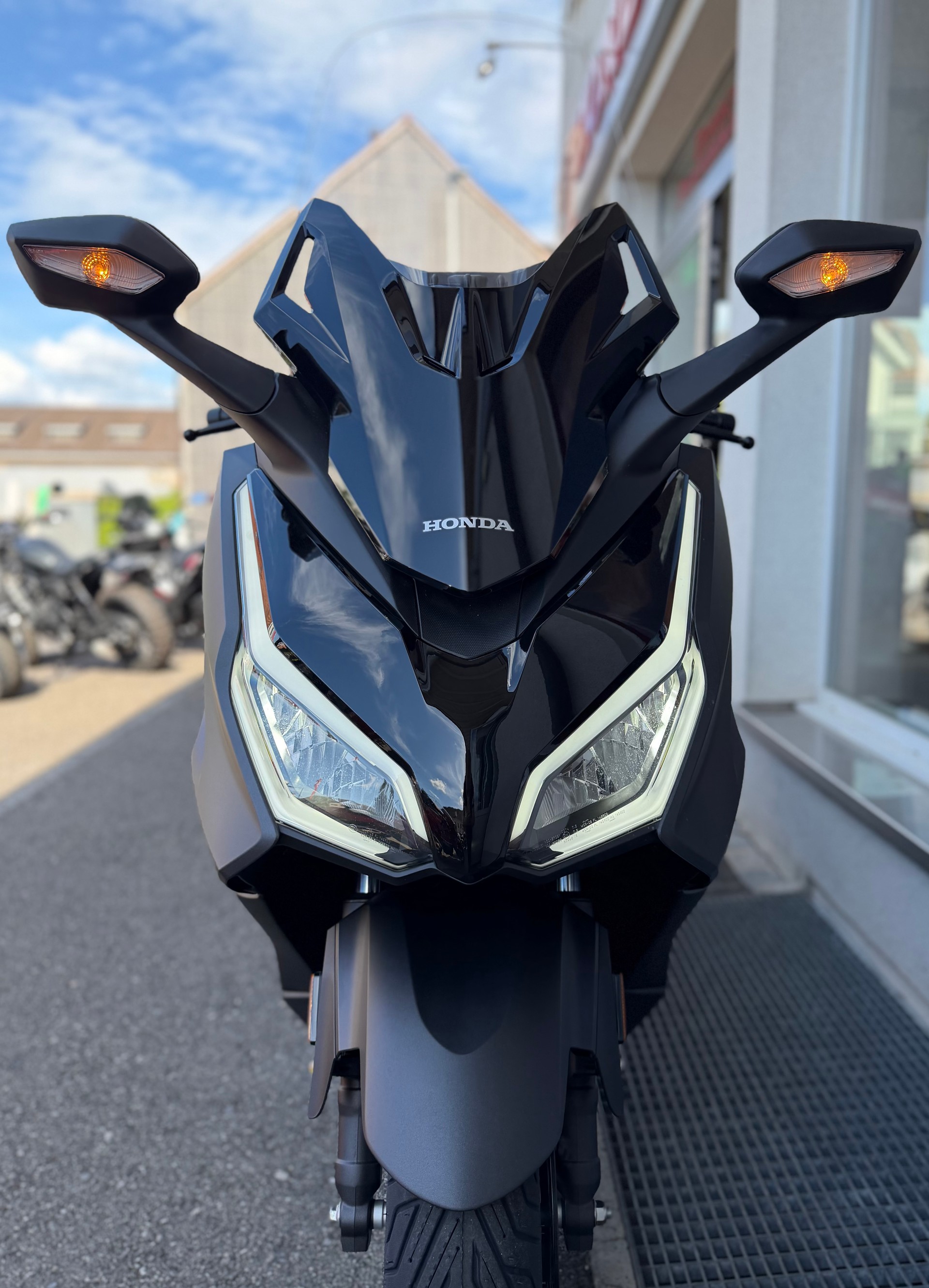 HONDA Forza 350 Smart Top Box 2026-showroom-element-1