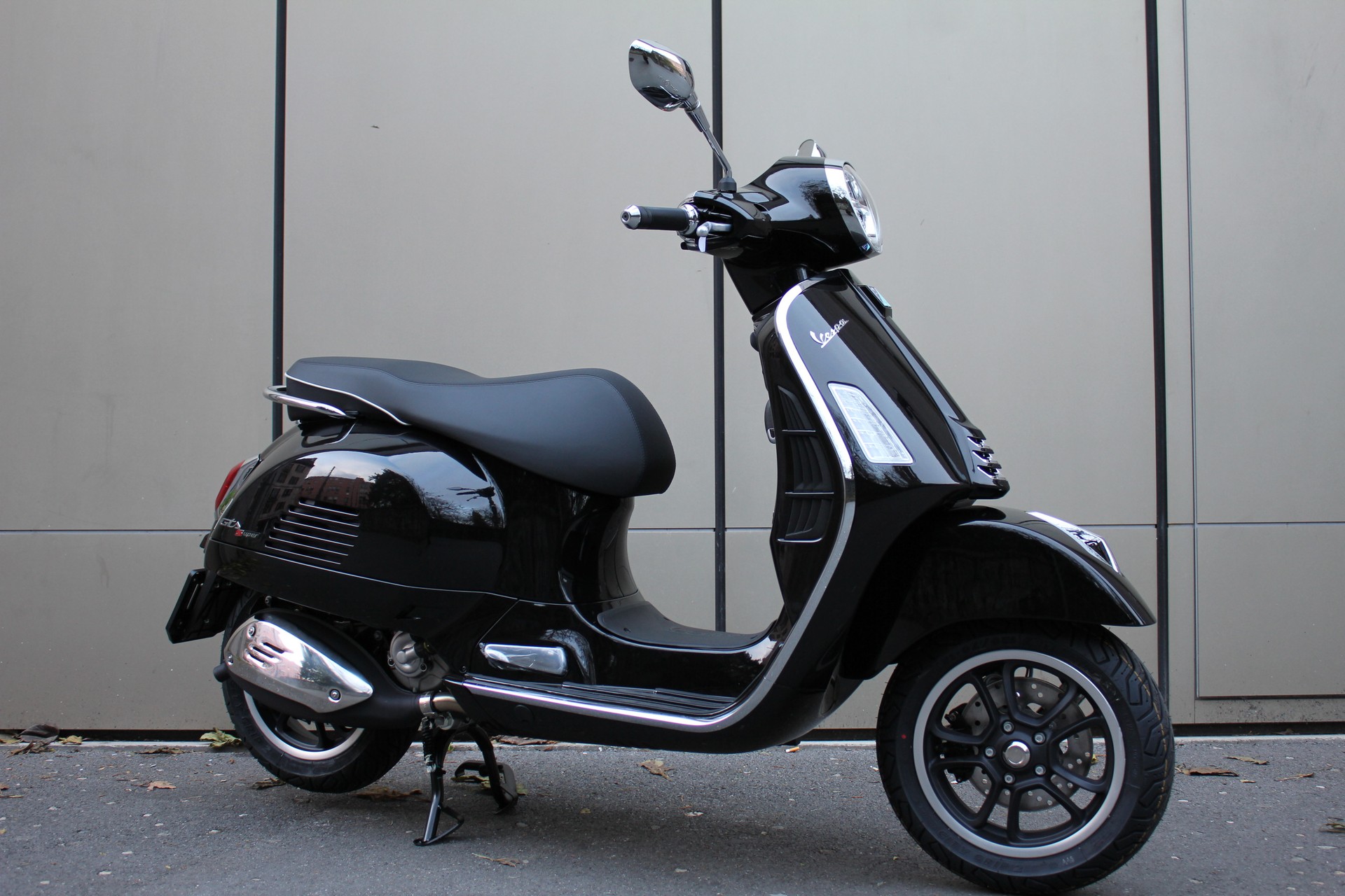 PIAGGIO Vespa GTS 125 Super RST Euro 5+-image-1