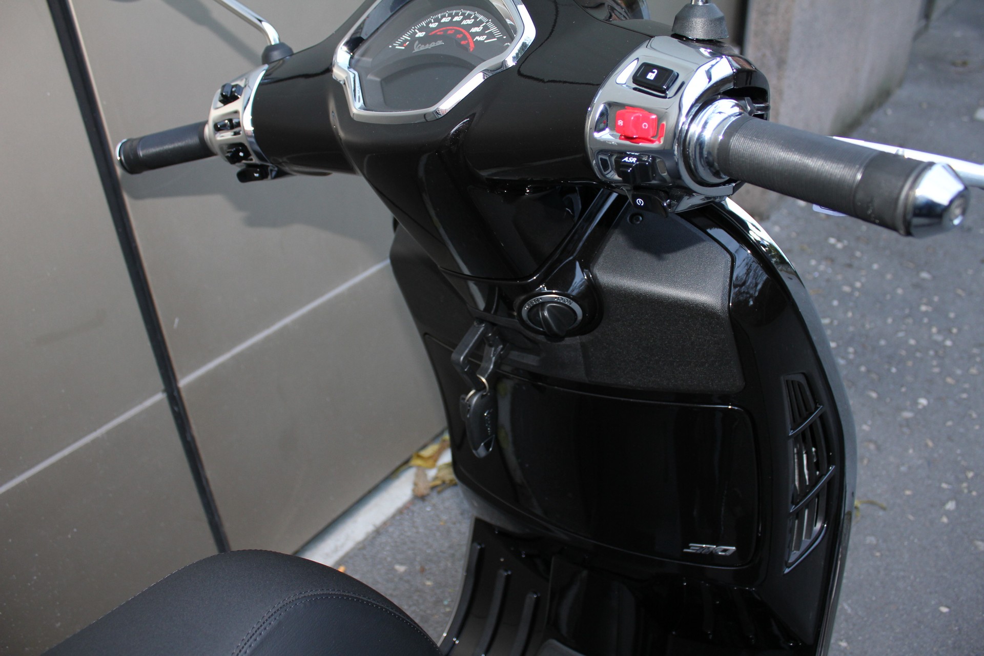 PIAGGIO Vespa GTS 125 Super RST Euro 5+-image-9
