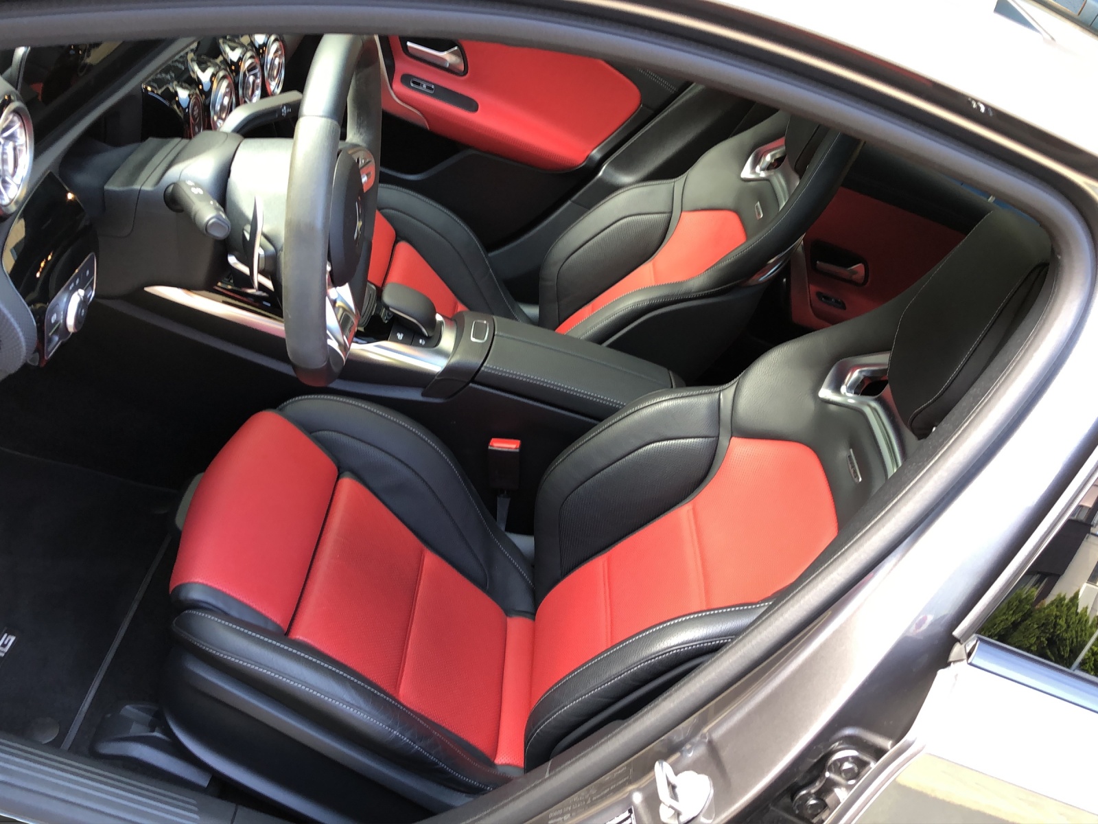 MERCEDES-BENZ A 45 S AMG 4Matic*PANORAMADACH*-image-6