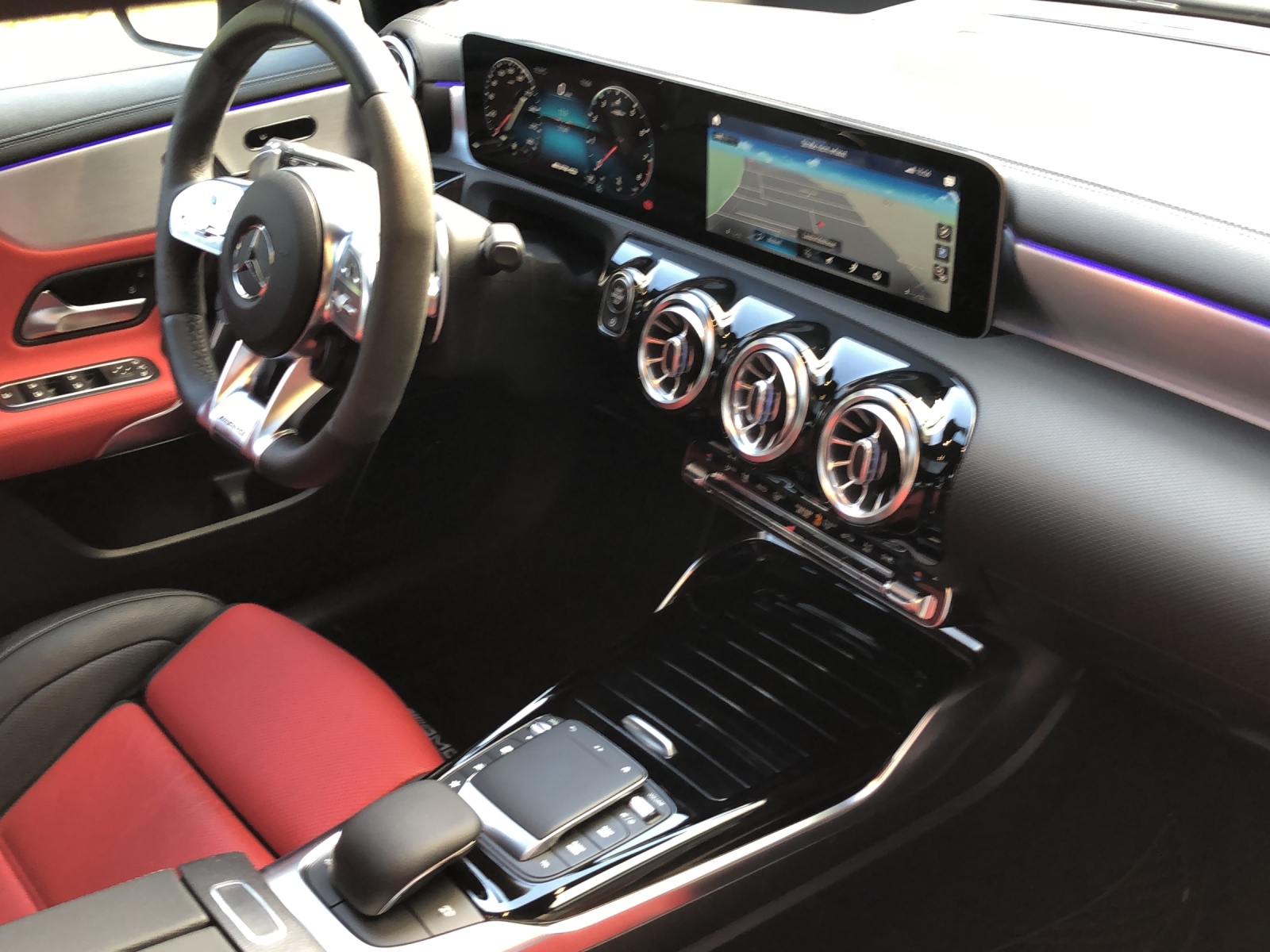 MERCEDES-BENZ A 45 S AMG 4Matic*PANORAMADACH*-image-14