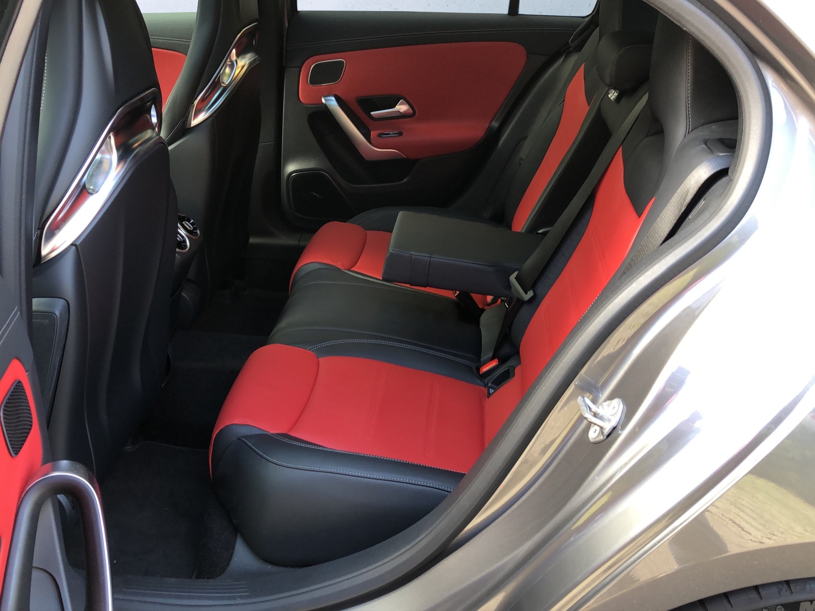 MERCEDES-BENZ A 45 S AMG 4Matic*PANORAMADACH*-image-18