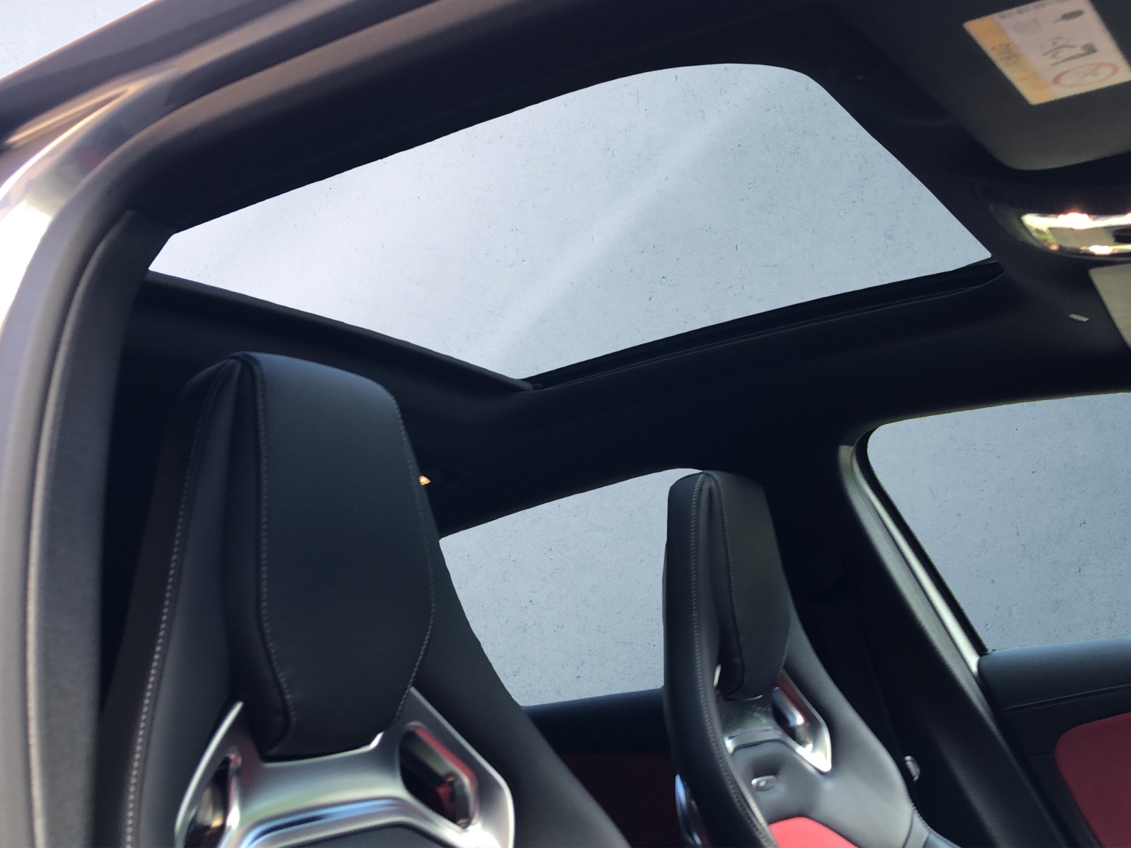 MERCEDES-BENZ A 45 S AMG 4Matic*PANORAMADACH*-image-15