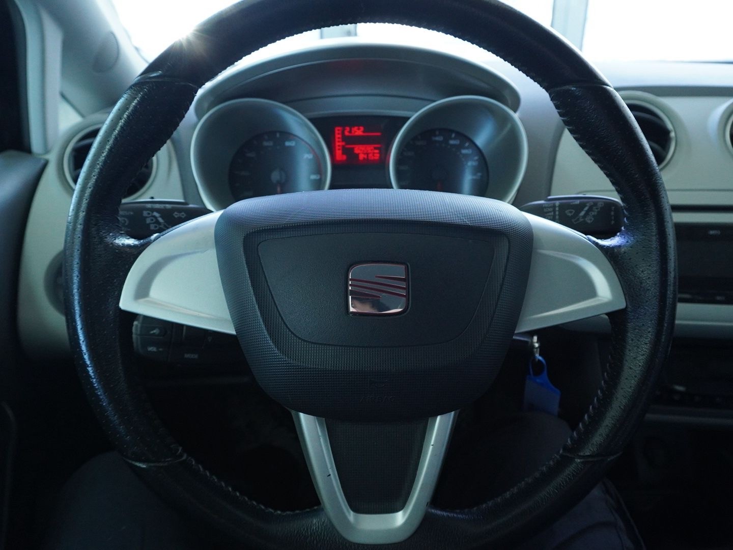 SEAT Ibiza 1.4 Style-image-7