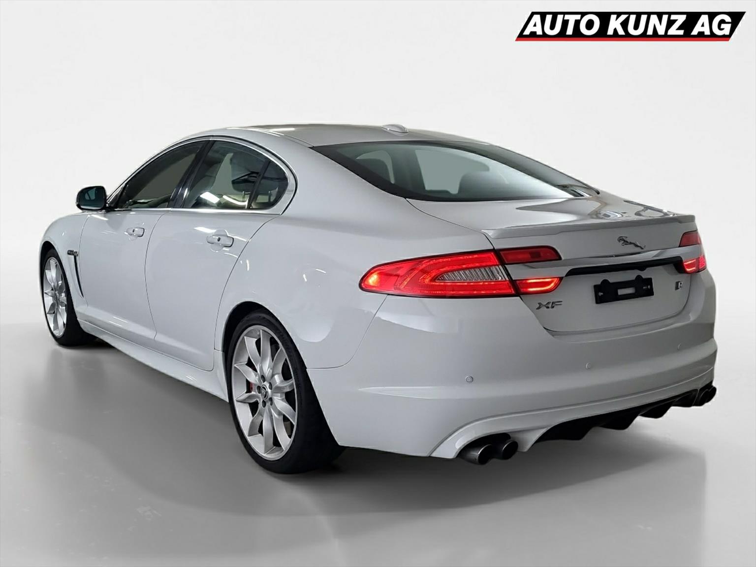 JAGUAR XF 5.0 V8 S/C XFR MOTORSCHADEN-showroom-element-1
