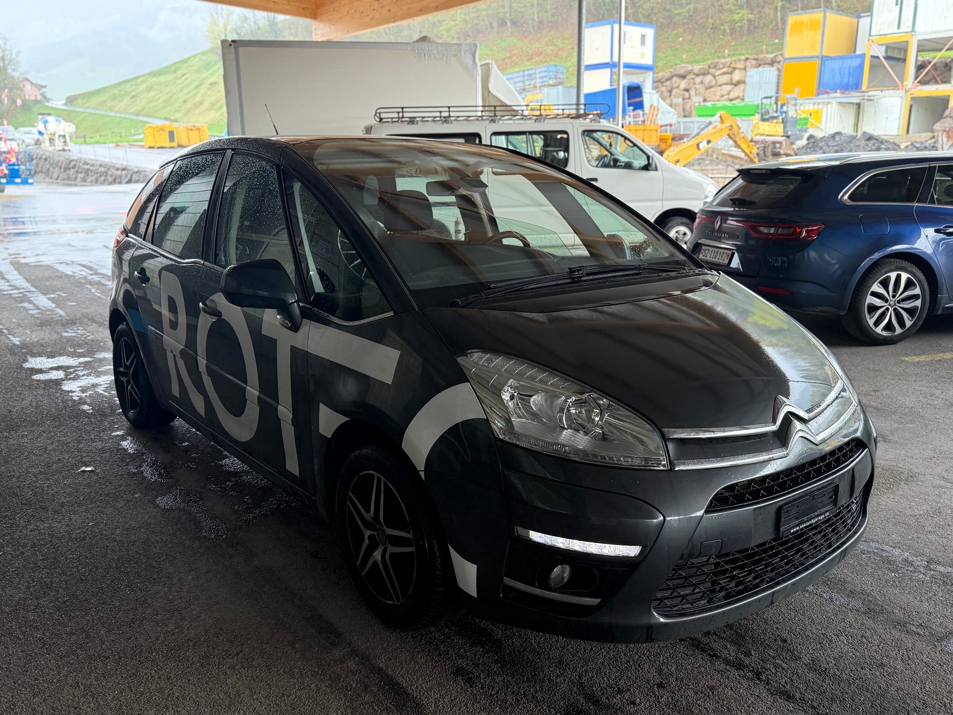 CITROEN C4 Picasso 1.6 HDI 16V Swiss Style EGS6-image-1