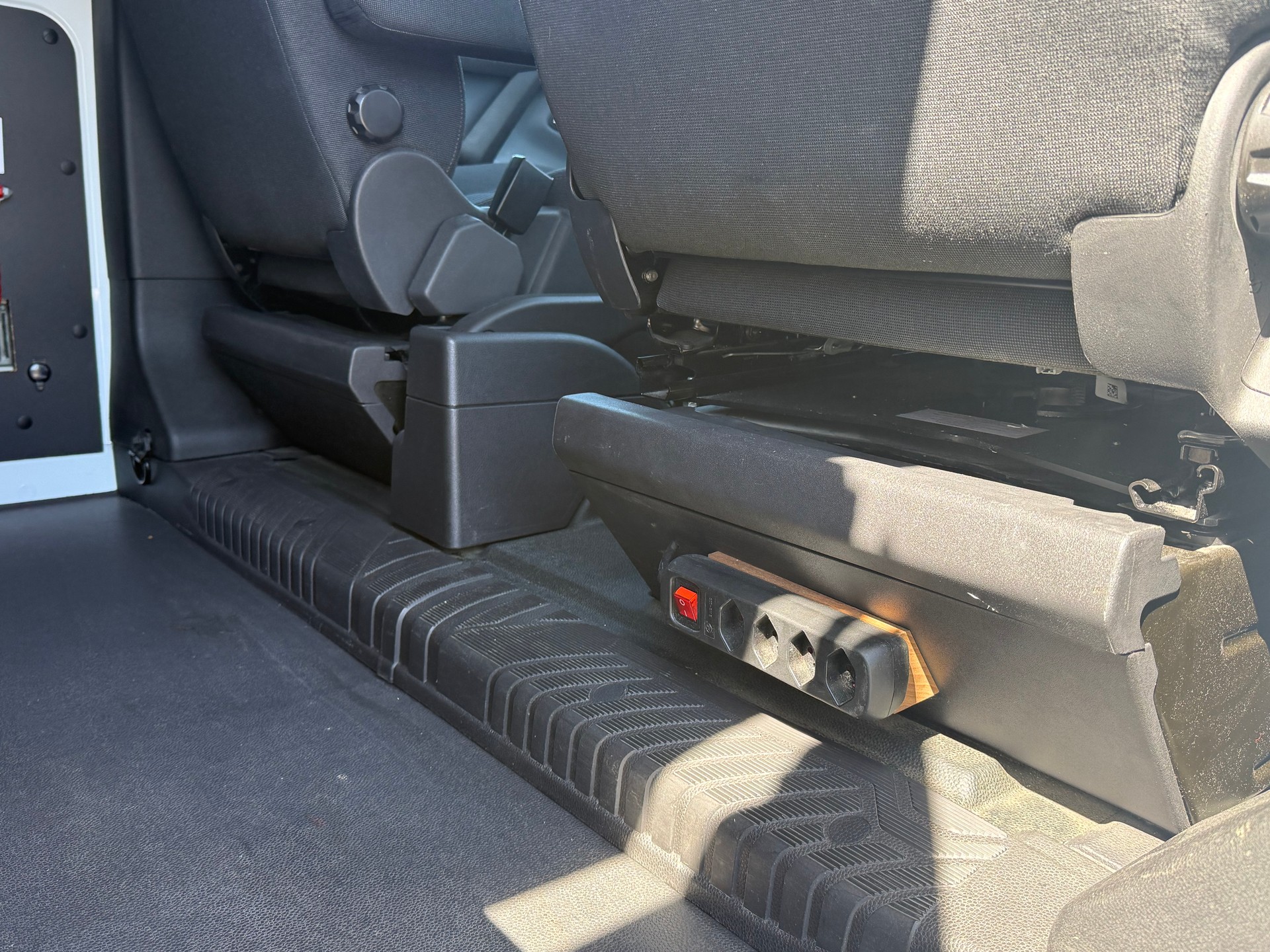 FORD Transit Custom 310 L1H1 Trend SelectShift A-image-12