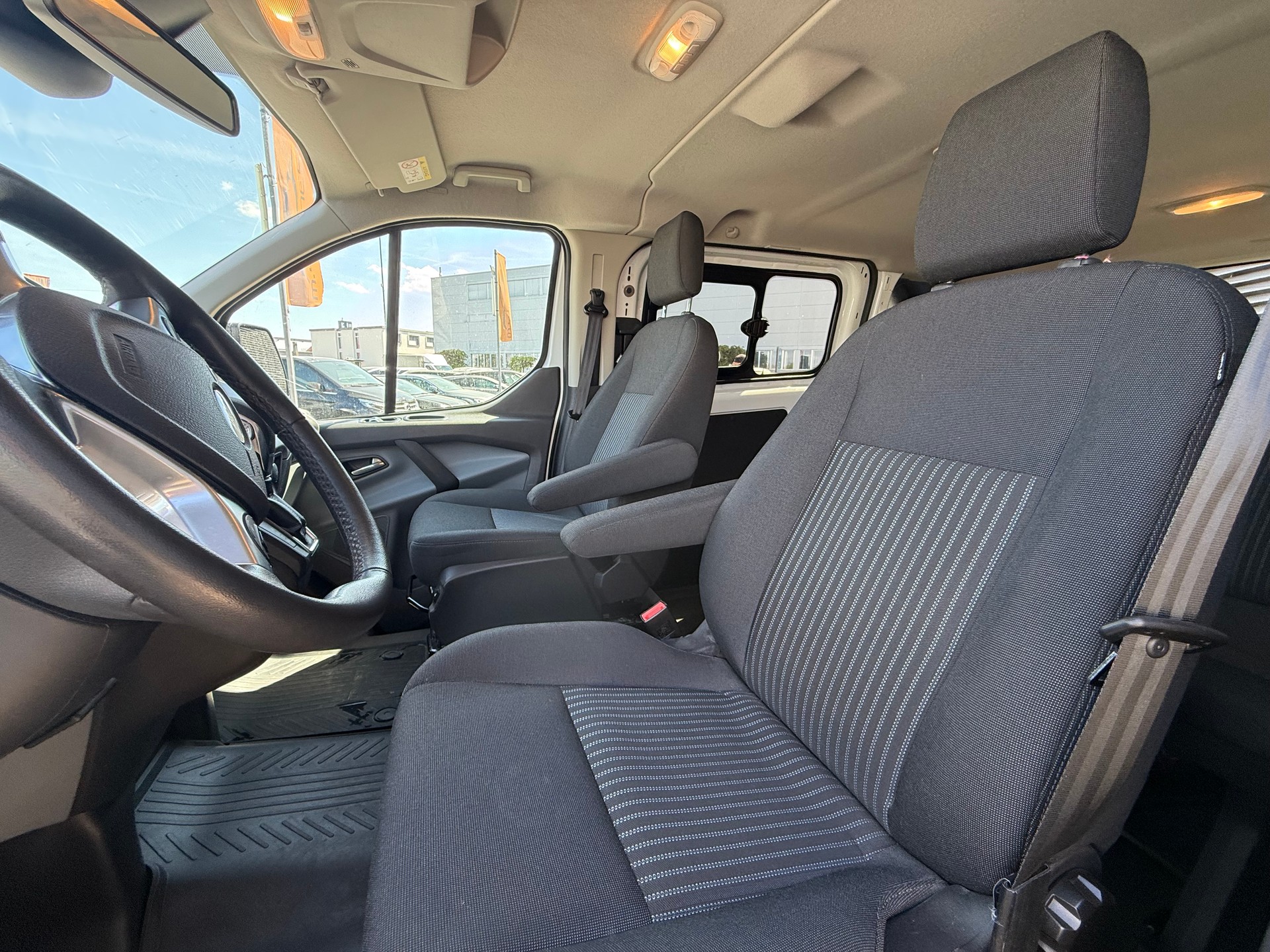 FORD Transit Custom 310 L1H1 Trend SelectShift A-image-5