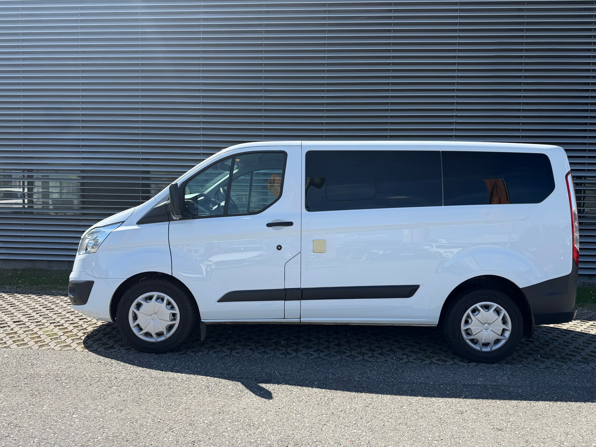 FORD Transit Custom 310 L1H1 Trend SelectShift A-image-15