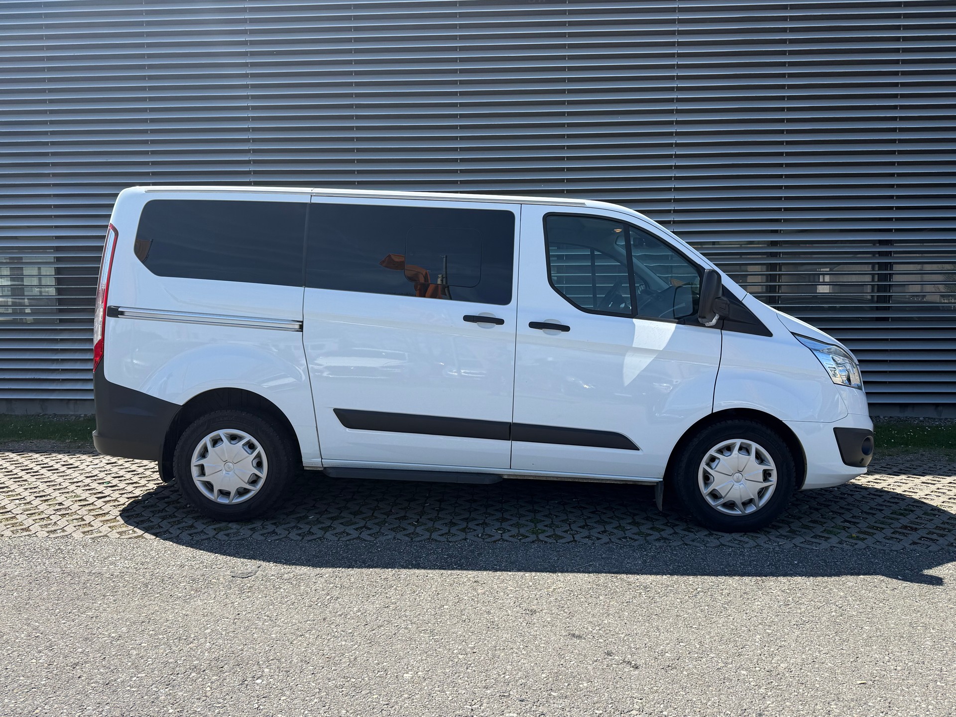 FORD Transit Custom 310 L1H1 Trend SelectShift A-image-11
