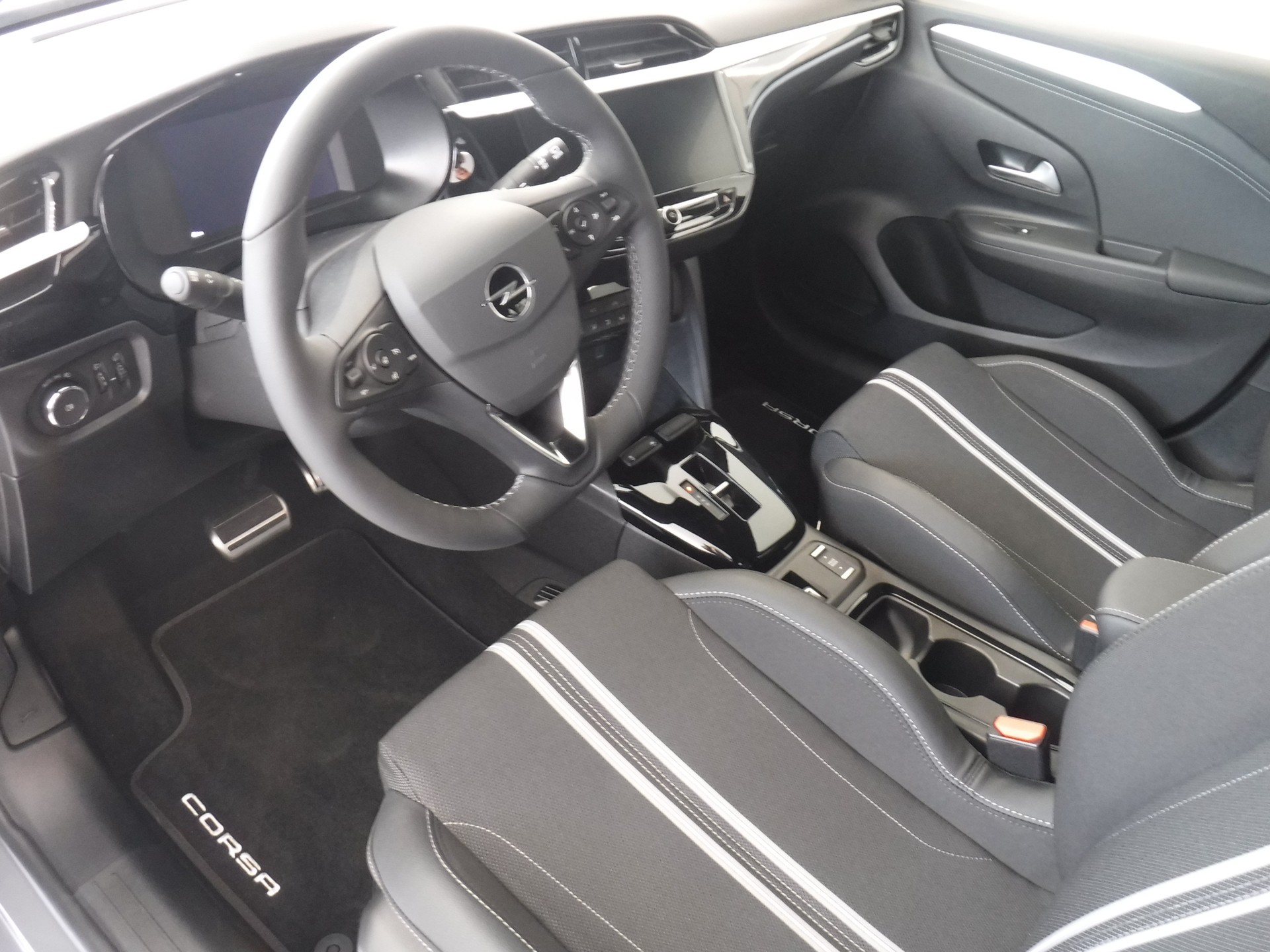 OPEL Corsa 1.2 MHEV Viva-image-3