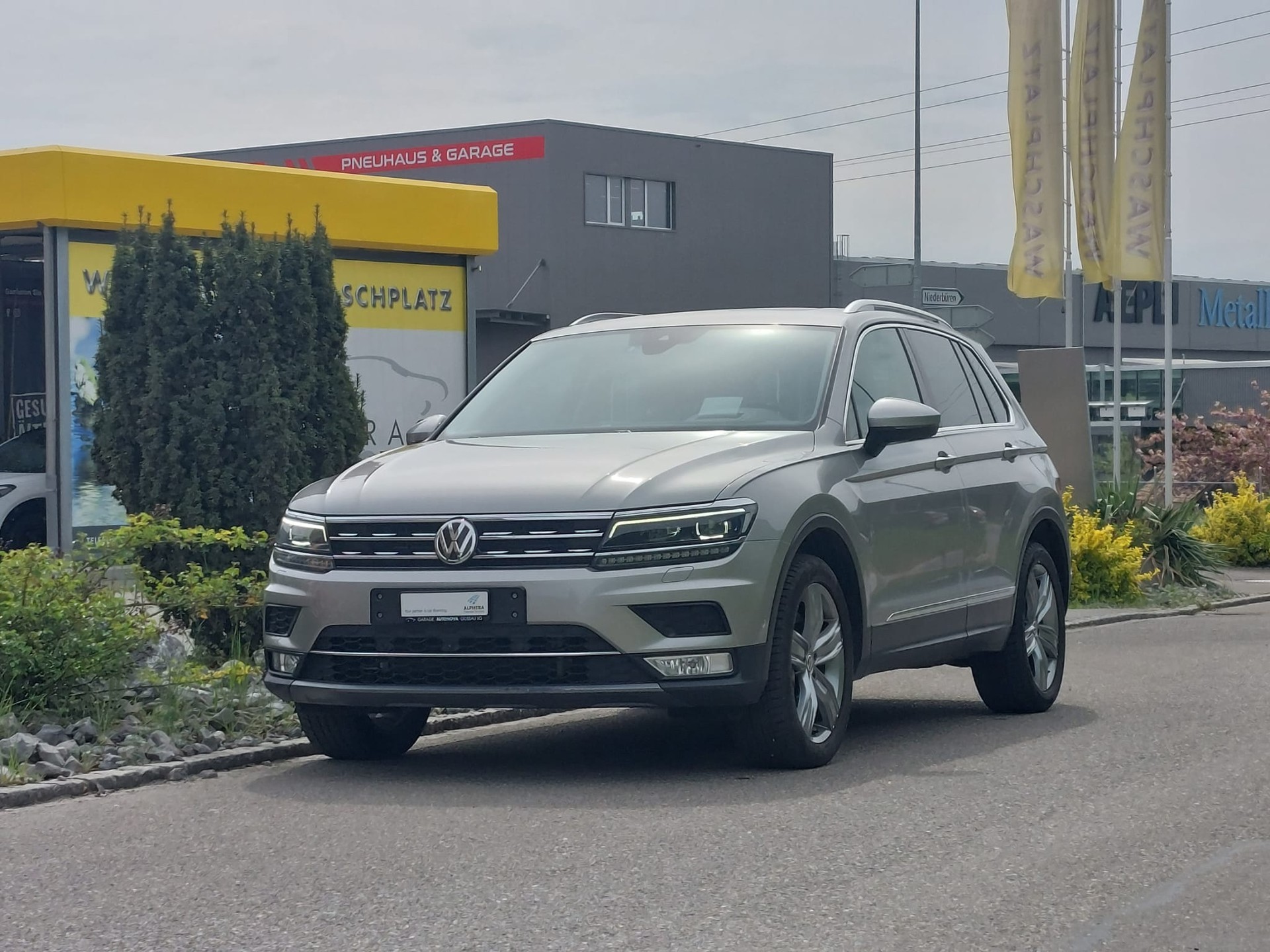 VW Tiguan 2.0TSI Highline 4Motion DSG-showroom-element-2
