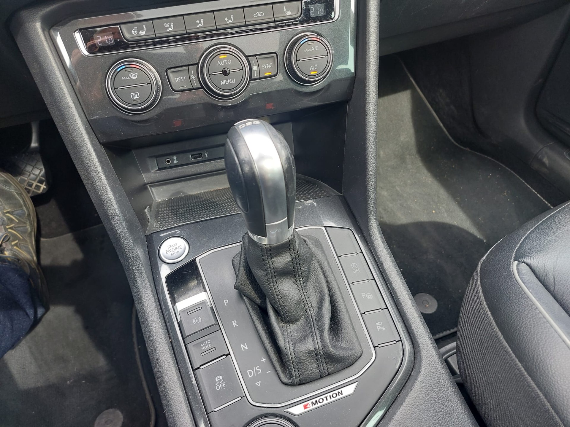 VW Tiguan 2.0TSI Highline 4Motion DSG-image-11