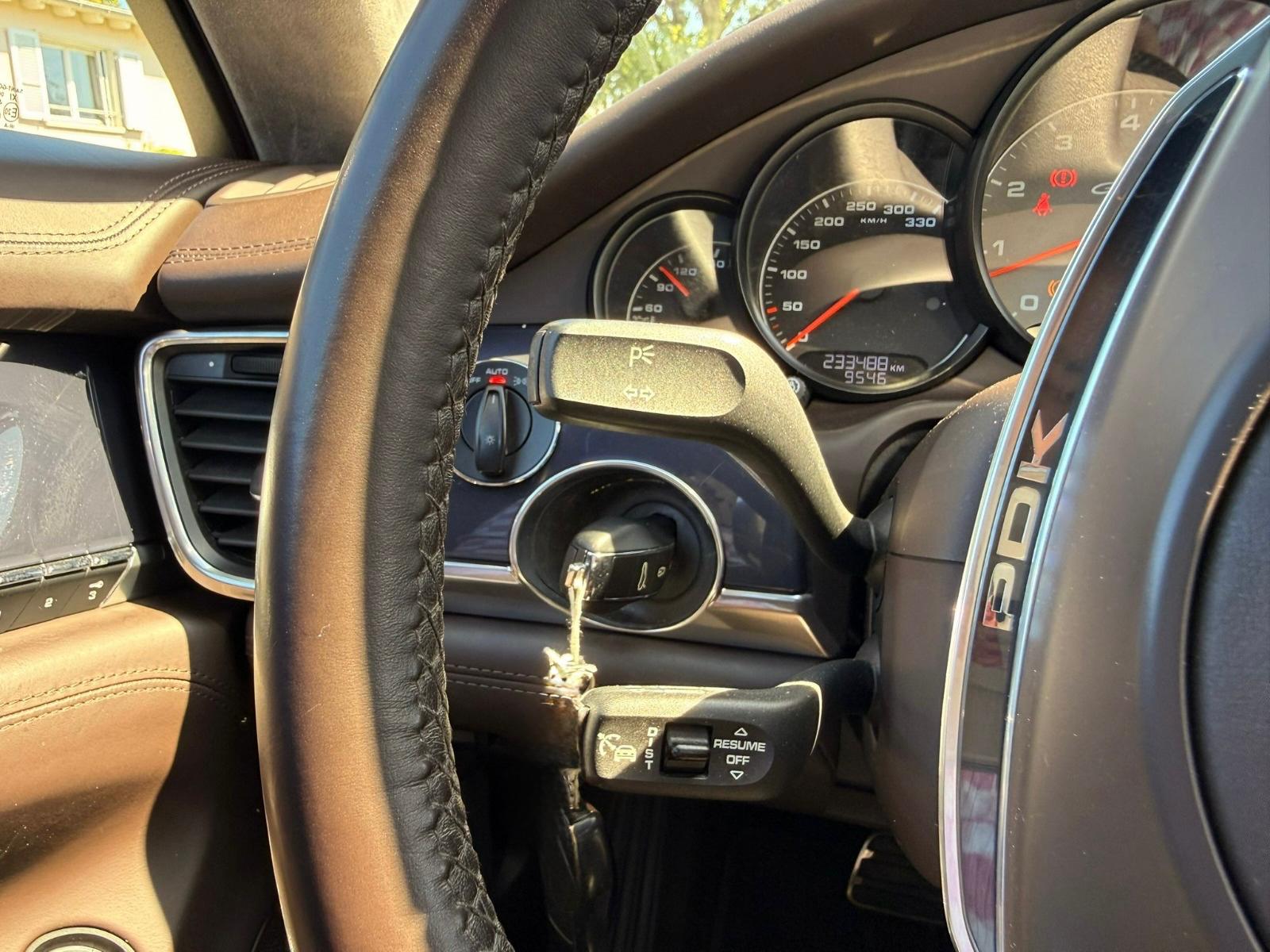 PORSCHE Panamera GTS 4.8 PDK-image-22