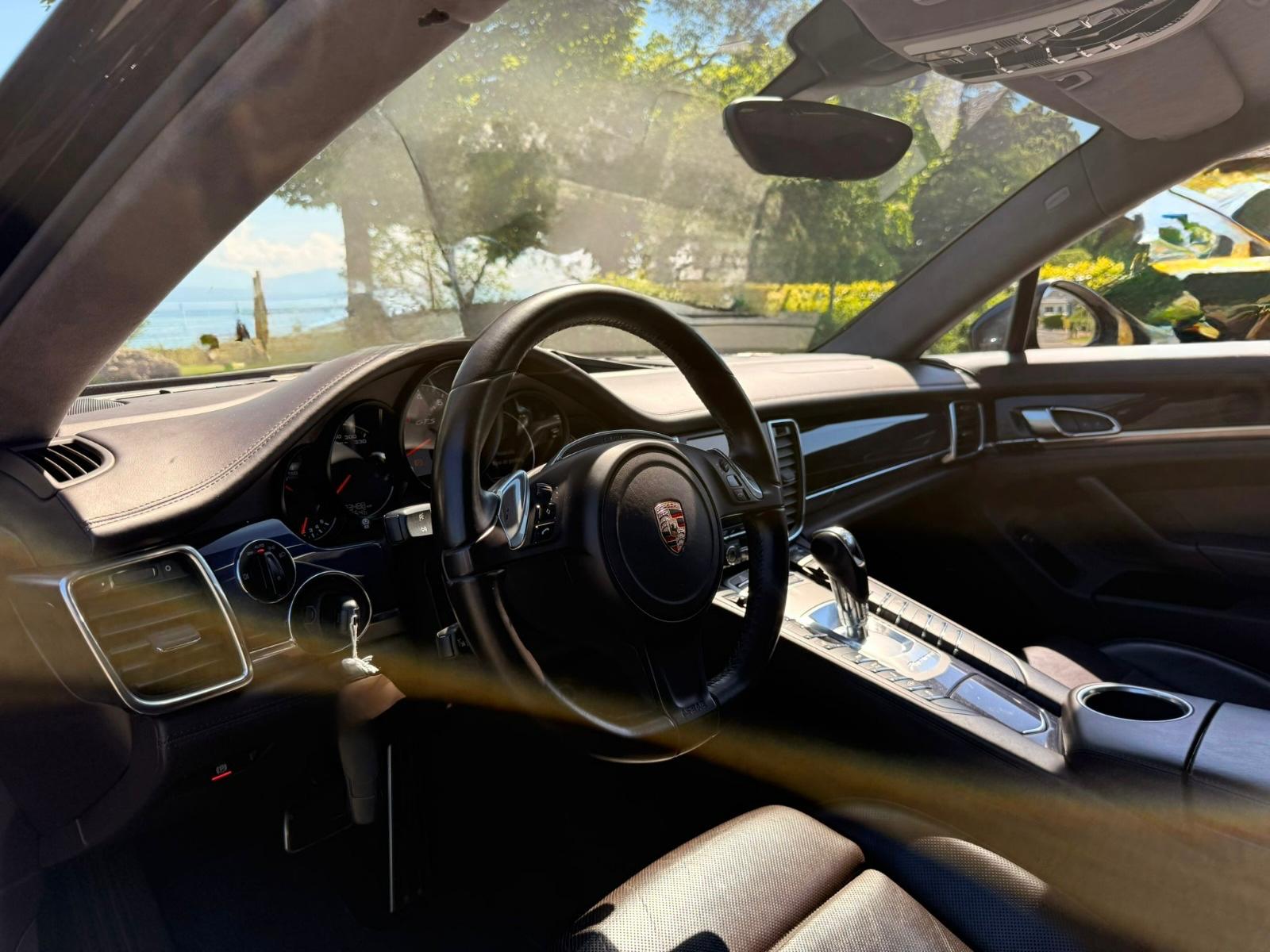 PORSCHE Panamera GTS 4.8 PDK-image-12